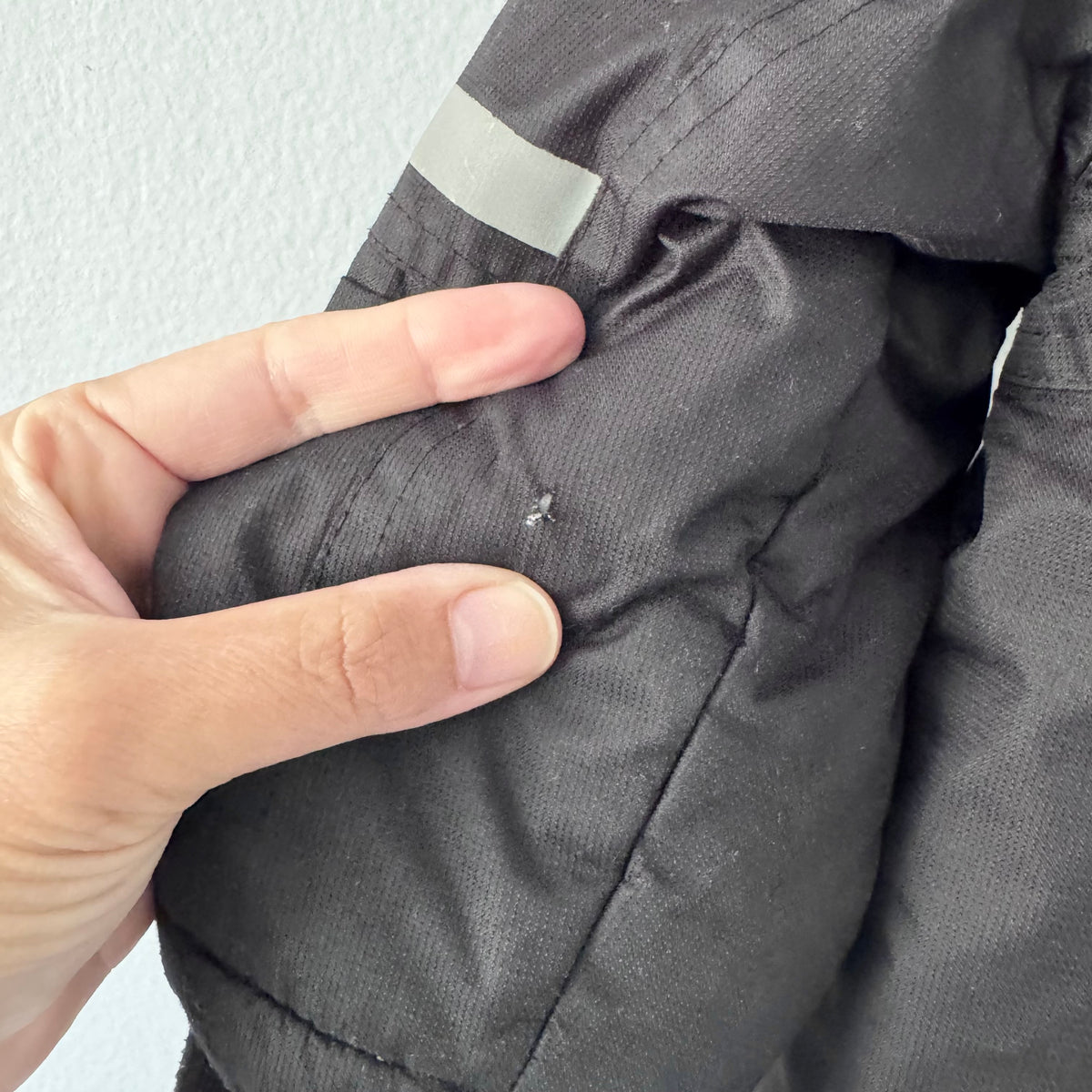 Roots / Black puffer jacket / 2T