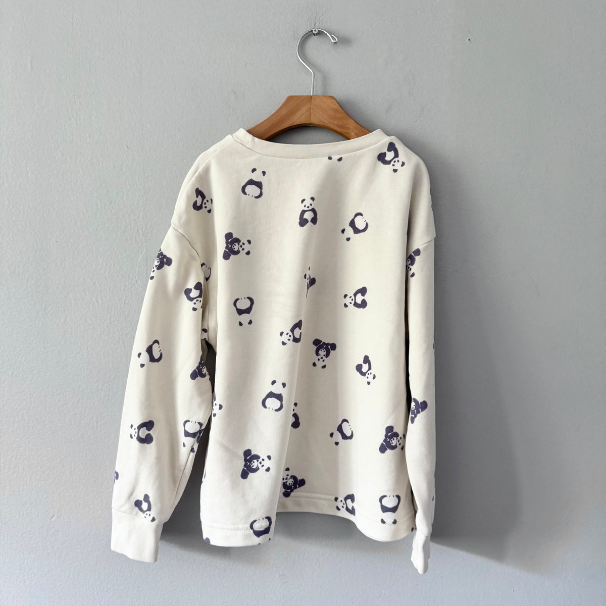 GU / White x panda sweatshirt / 9-10Y