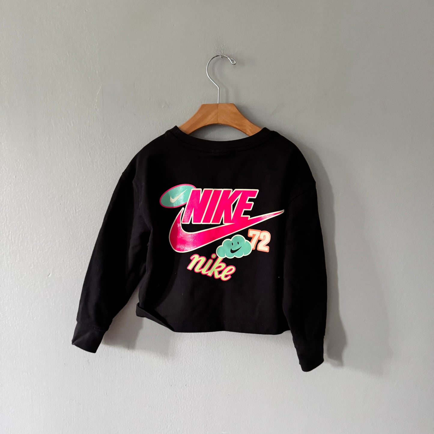 Nike / Black thin sweatshirt / 4-5Y