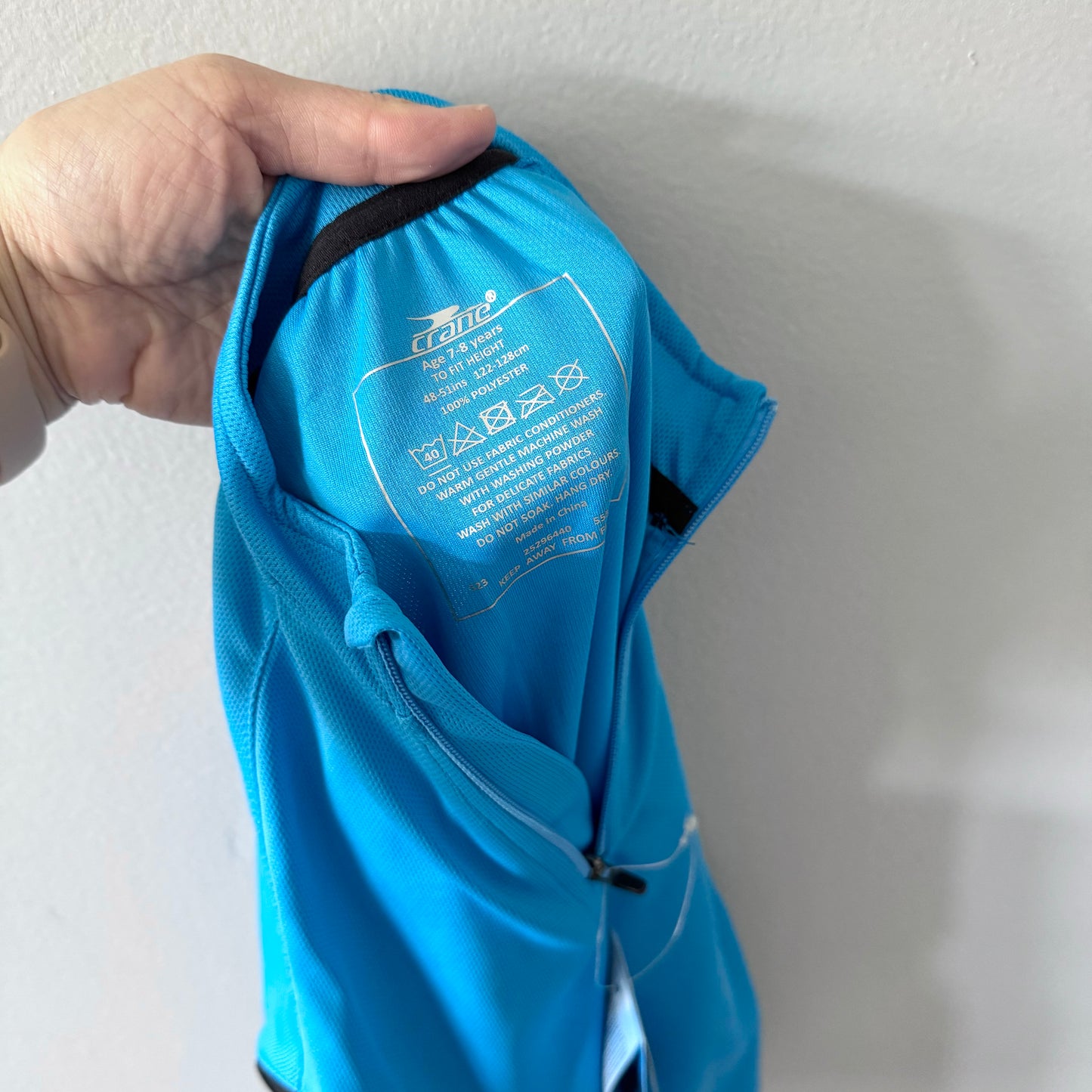 Grue / Rashguard bleu x noir / 7-8 ans - Neuf avec étiquette