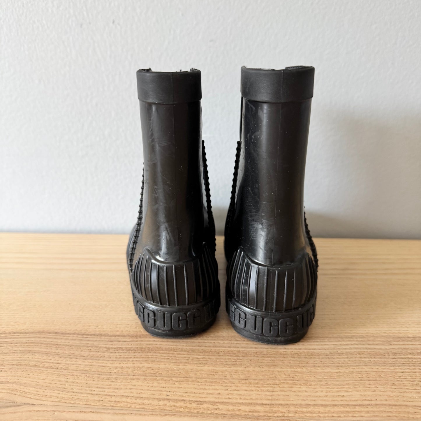 Ugg / Black rain boots / US8