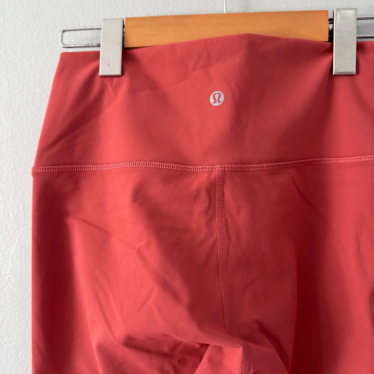 Lululemon / Orange cropped leggings / Women 6-8
