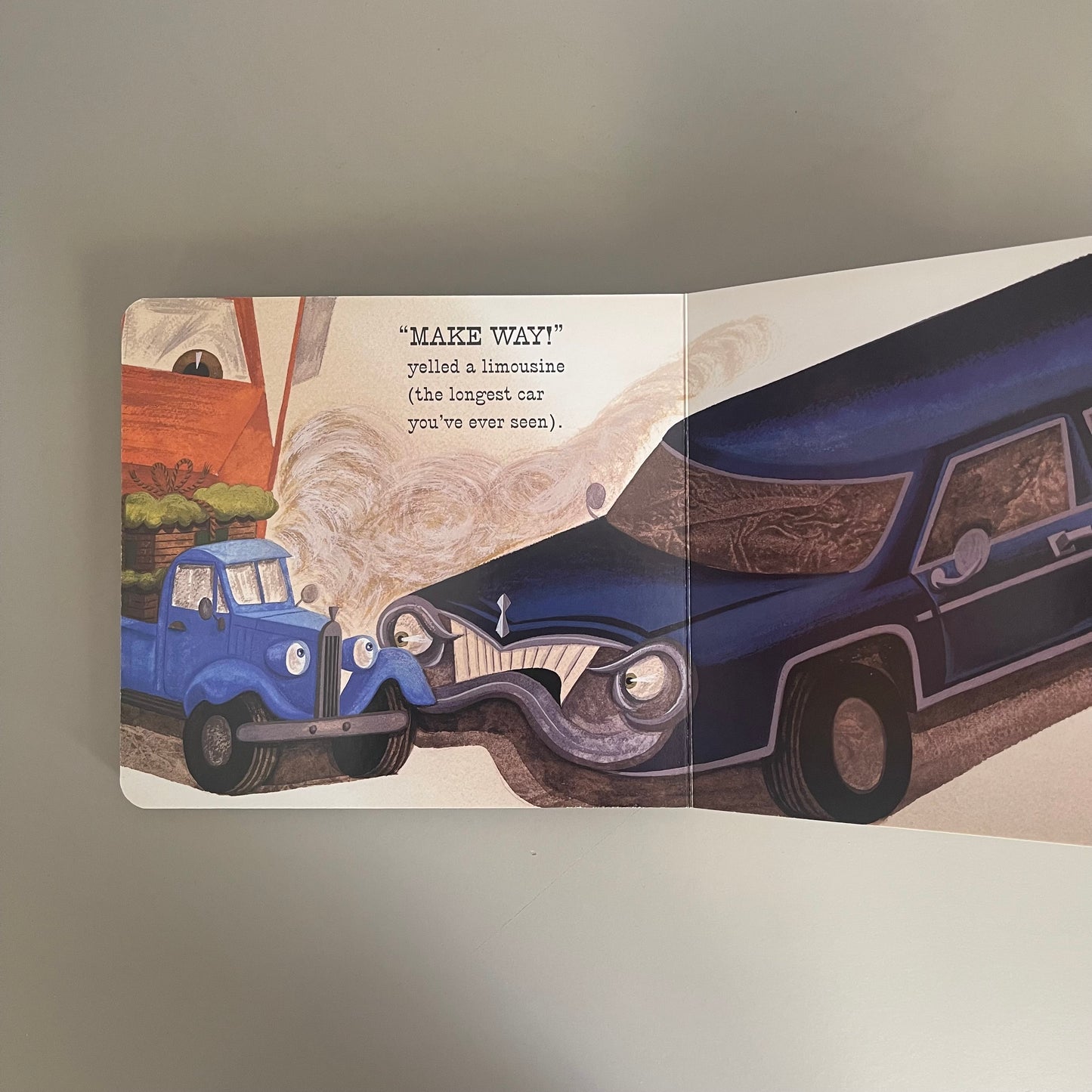 Little Blue Truck Leads the Way / Alice Schertle