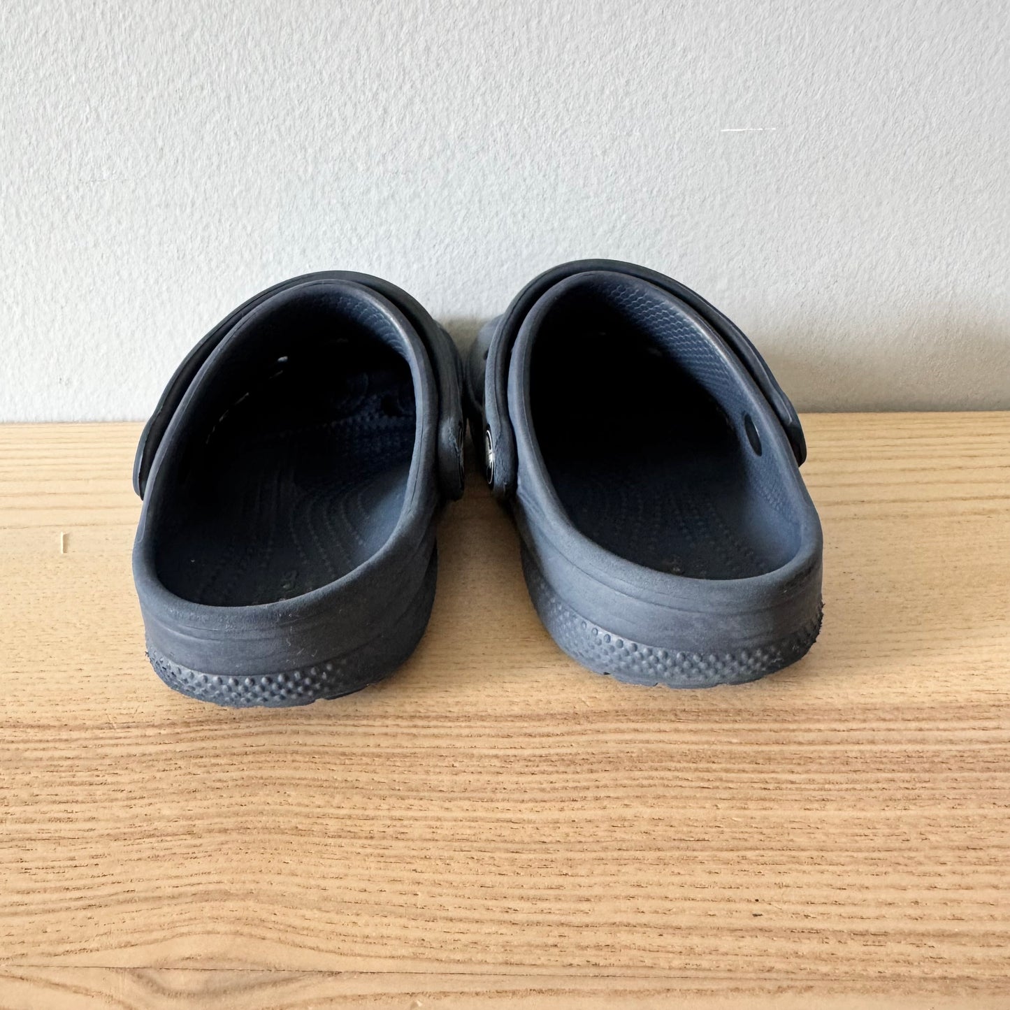 Crocs / Sandals / US9