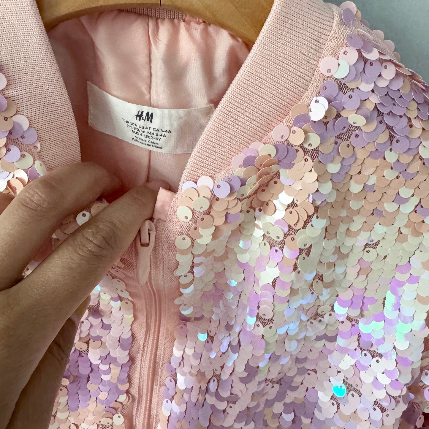 H&M / Pink sequin zip up jacket / 3-4Y