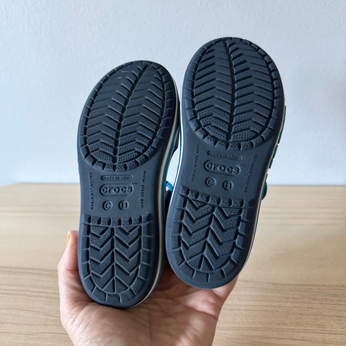 Crocs / Sandals / US11
