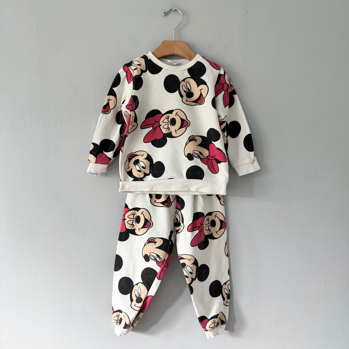 H&M x Disney / White Mickey & Minnie crew set / 2-3Y