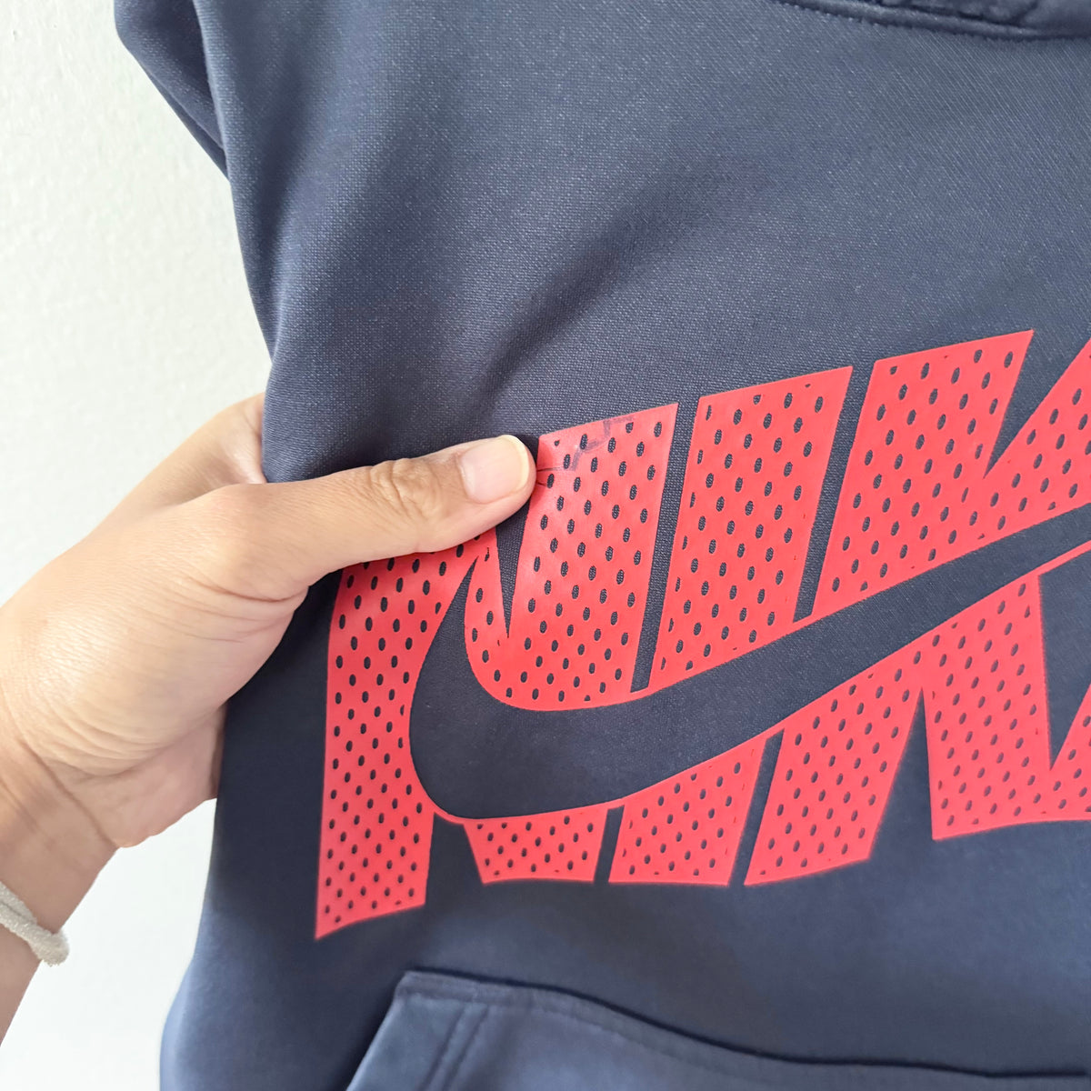 Nike / Navy dri-fit hoodie / 5-6Y