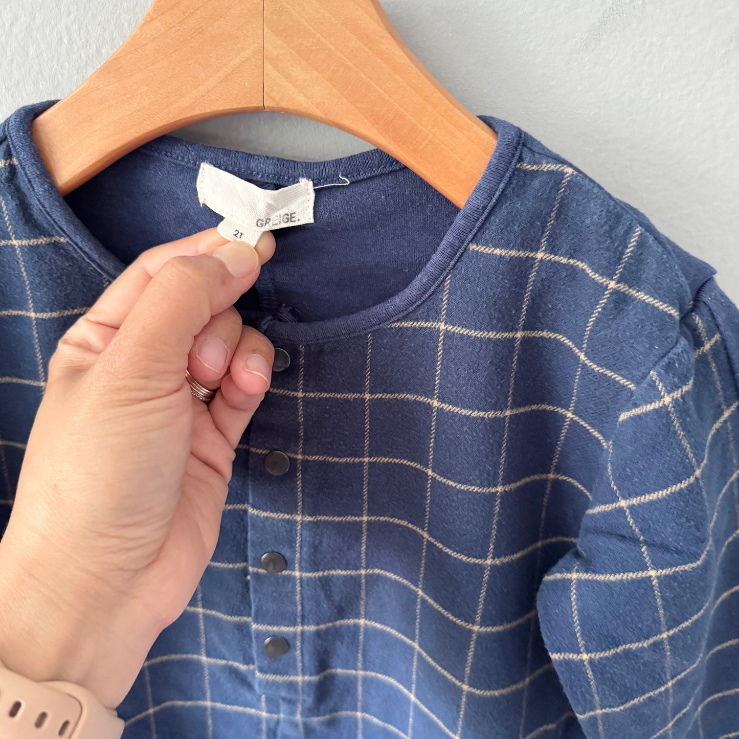 Greige. / Navy romper / 2T