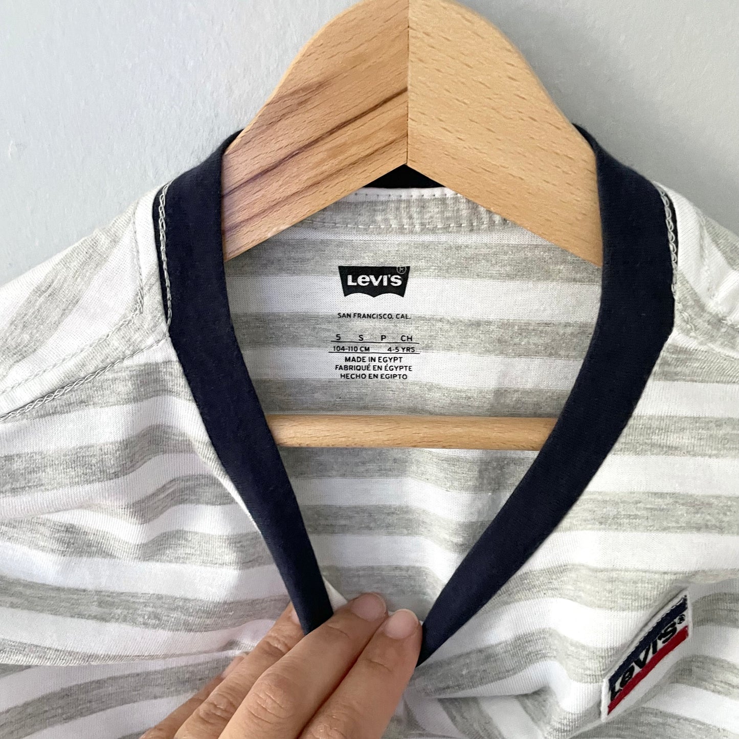 Levi's / Stripe tee - New with tag / 4-5Y