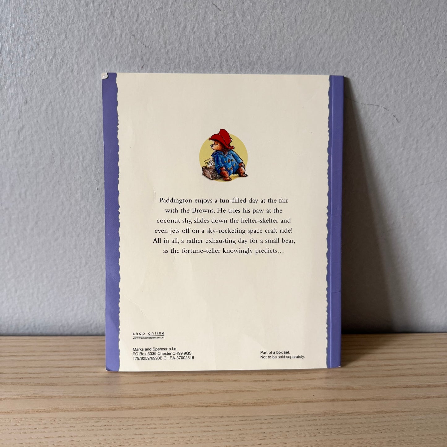 Paddington at the fair / Michael Bond