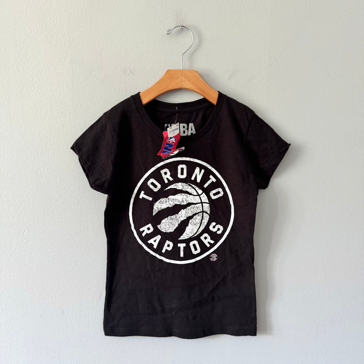 NBA / Toronto Raptors black T-shirt / Youth M - New with tag