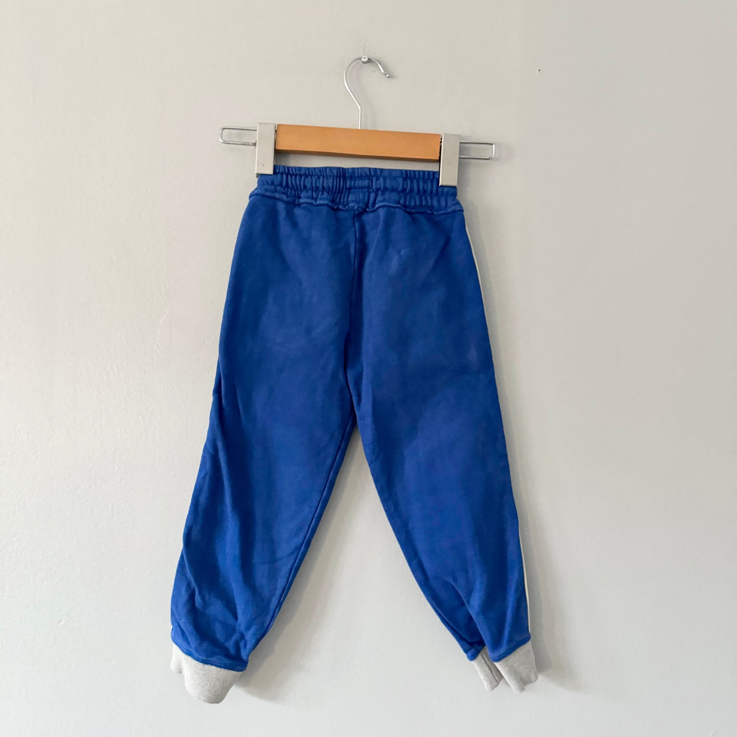 Hatley / Blue sweatpants / 4Y