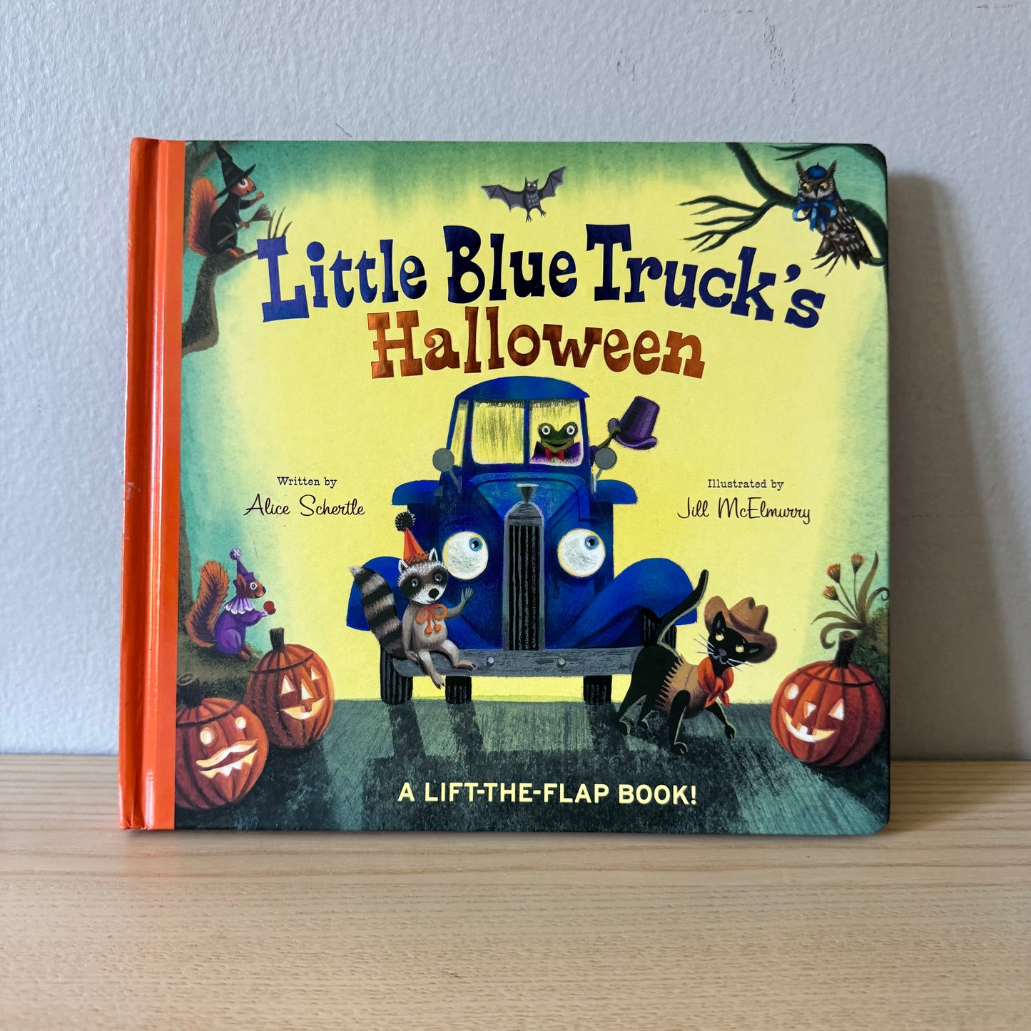 Little Blue Truck's Halloween / Alice Schertle