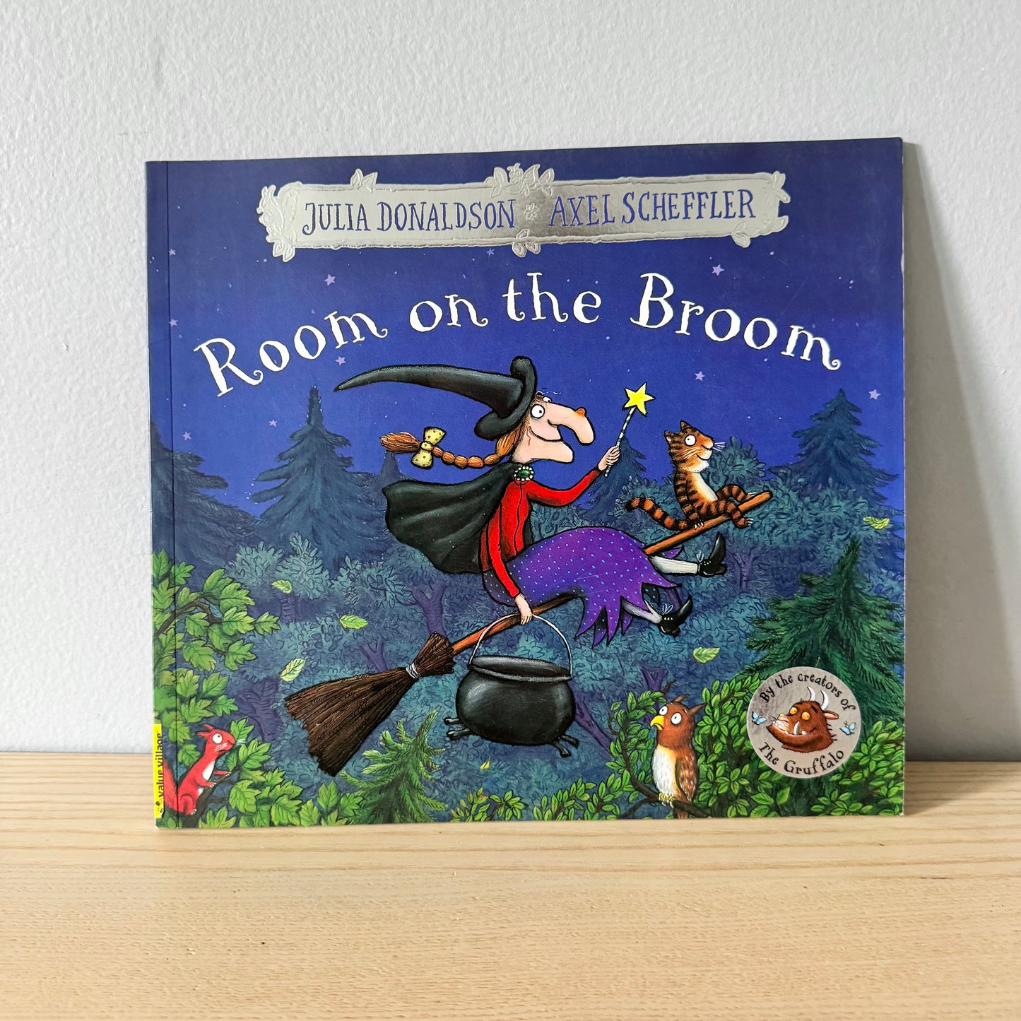 Room on the Broom / Julia Donaldson & Axel Schefler