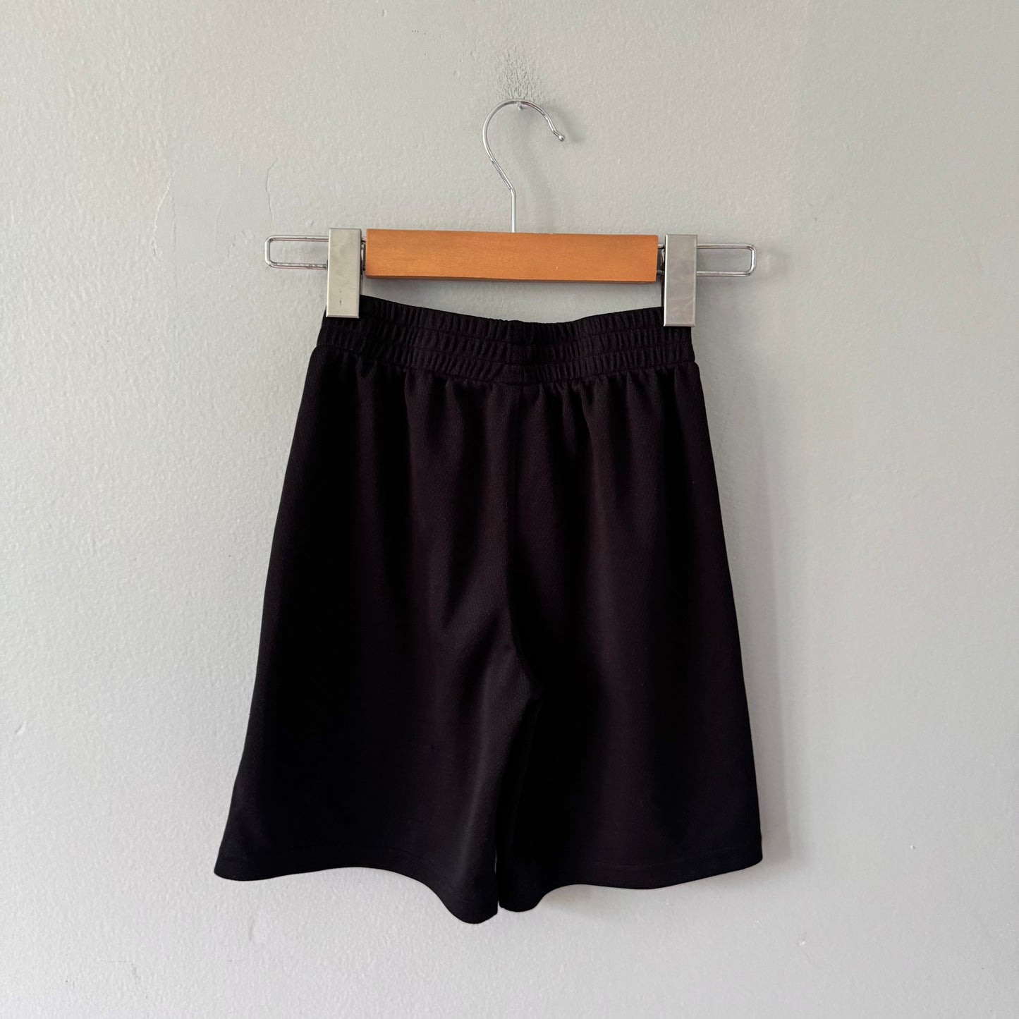 Puma / Black mesh shorts / 7Y