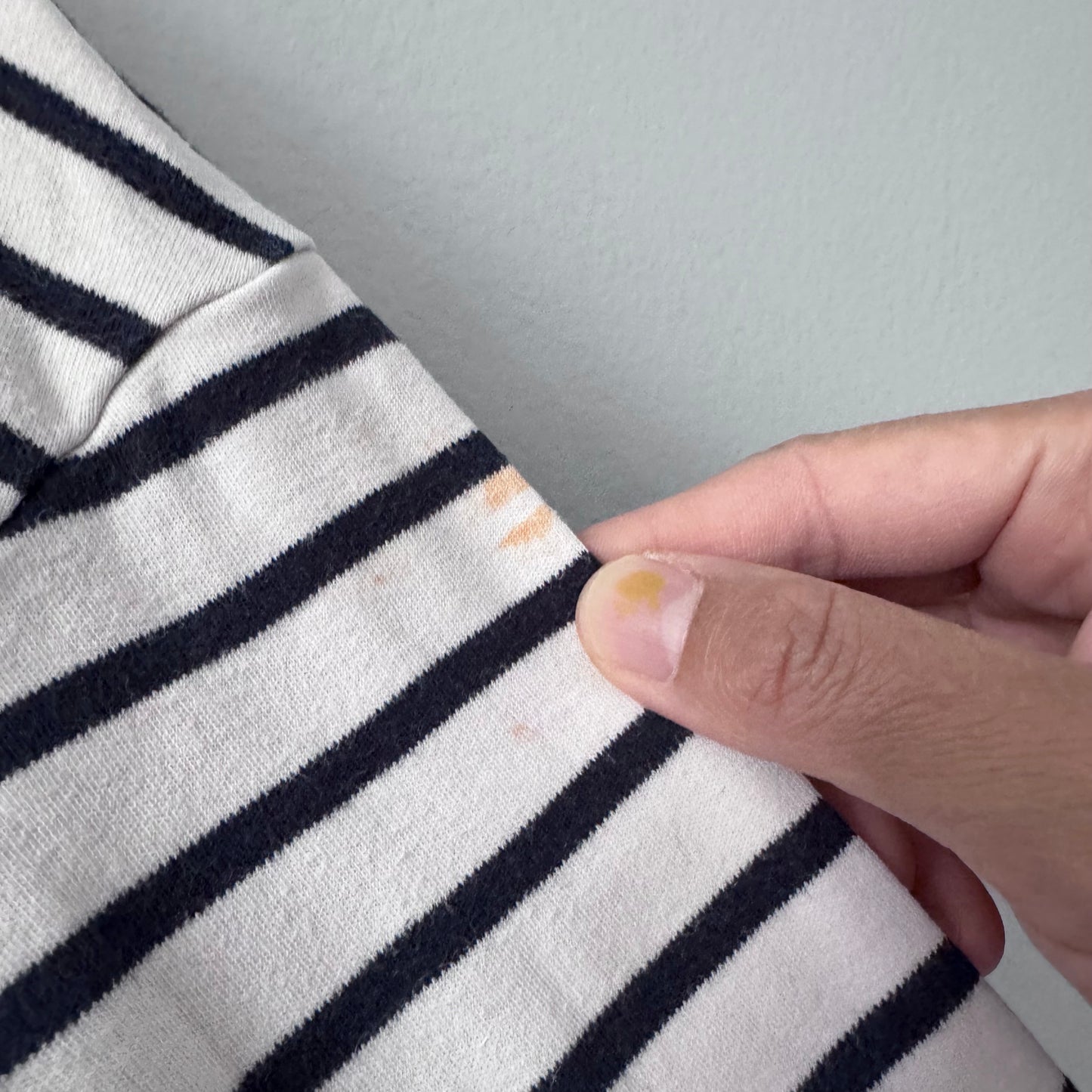 Uniqlo / White navy stripe long sleeve / 3-4Y