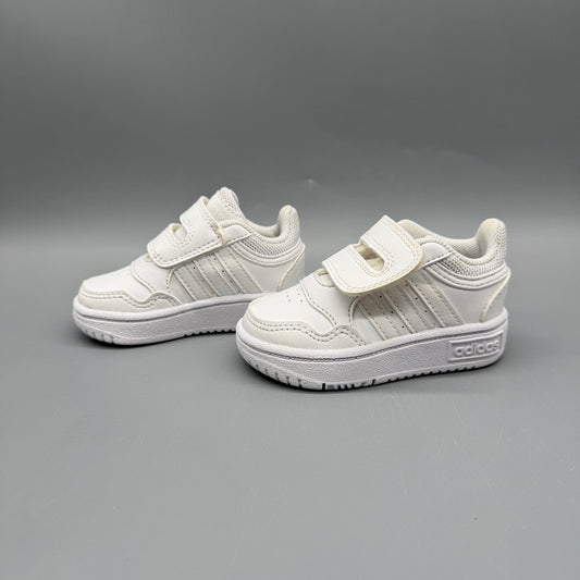 Adidas / Running Shoes / US4