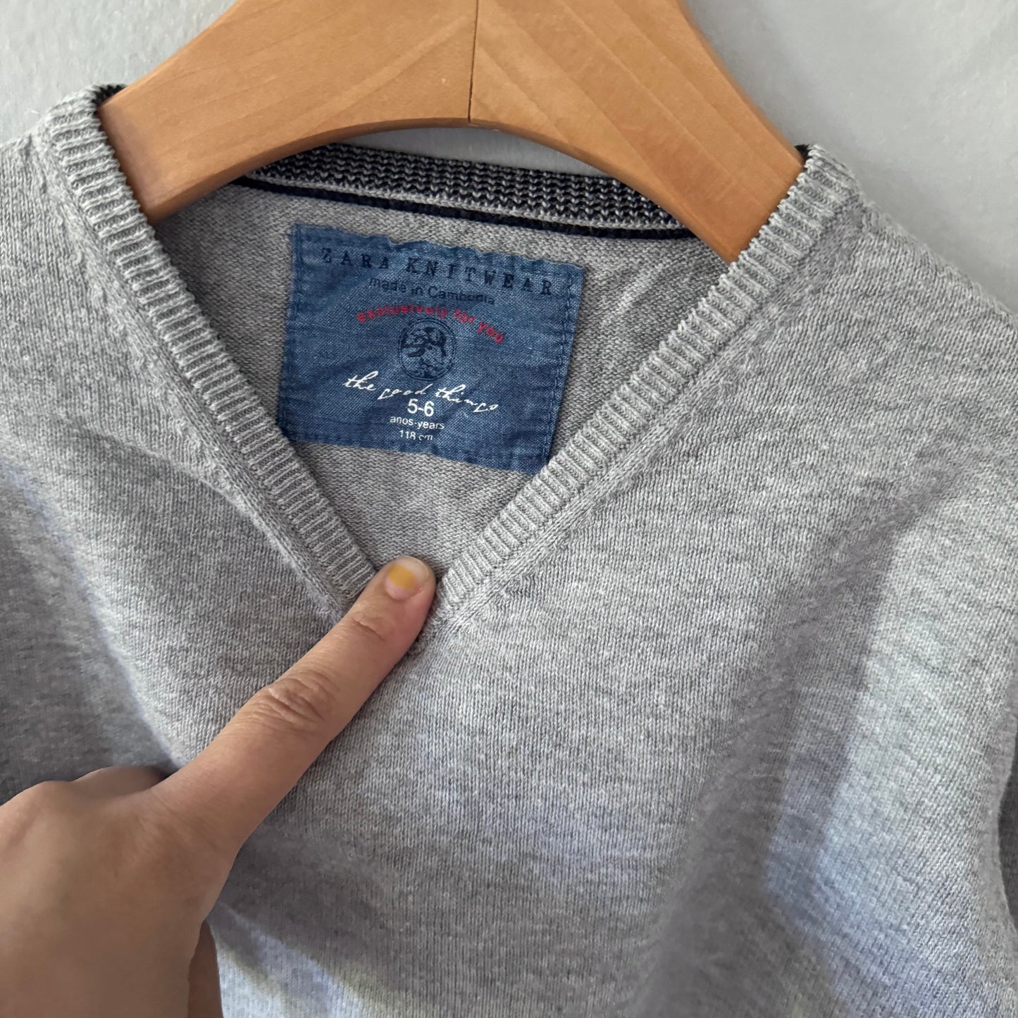 Zara / Light grey v neck cotton knit / 5-6Y