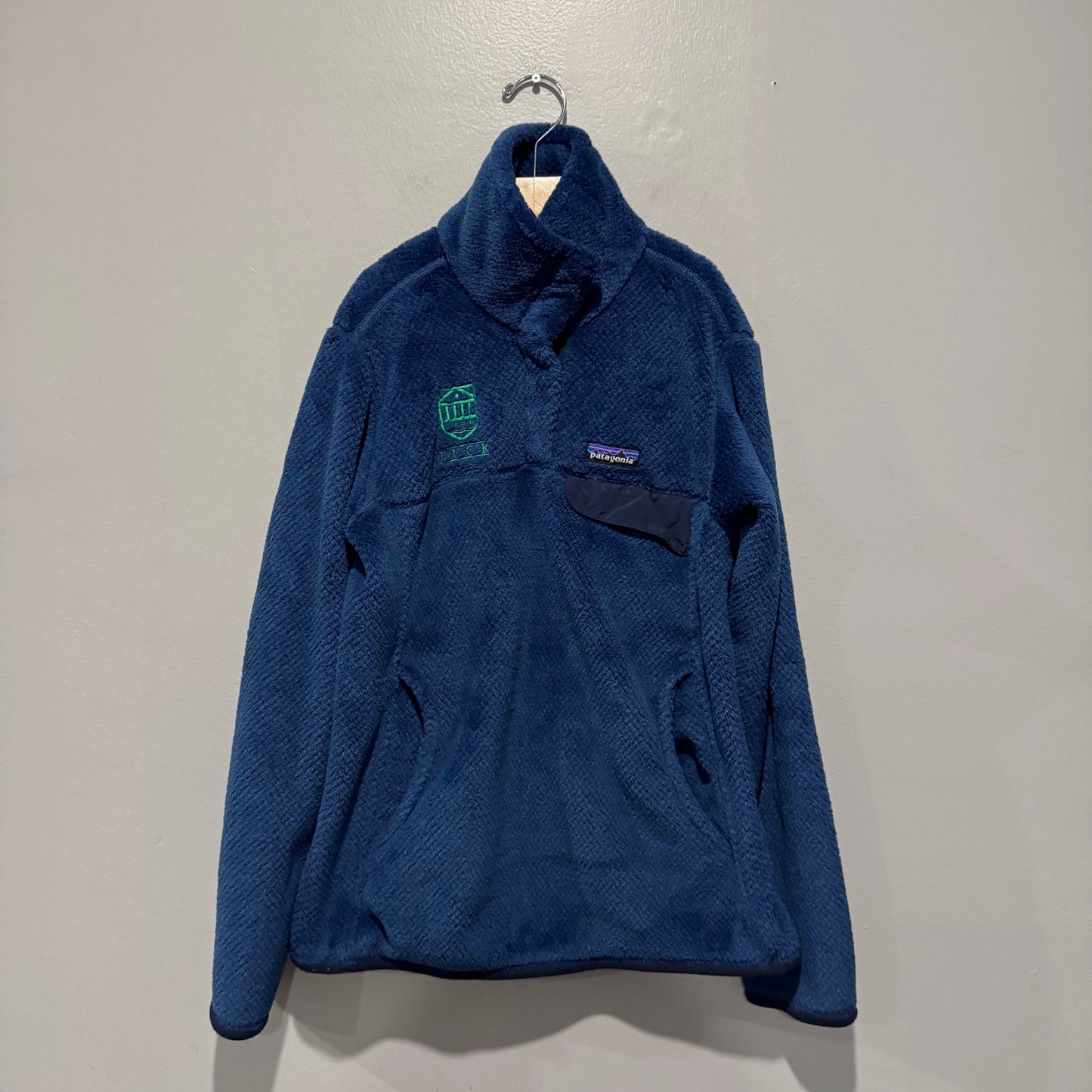 Patagonia x Tuck University / Navy fleece pullover / 10-12Y