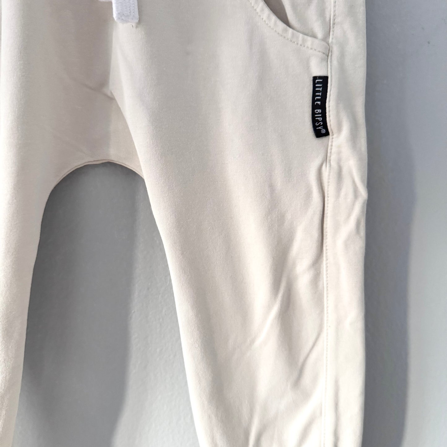 Little bipsy / Light beige sweatpants / 3-4T