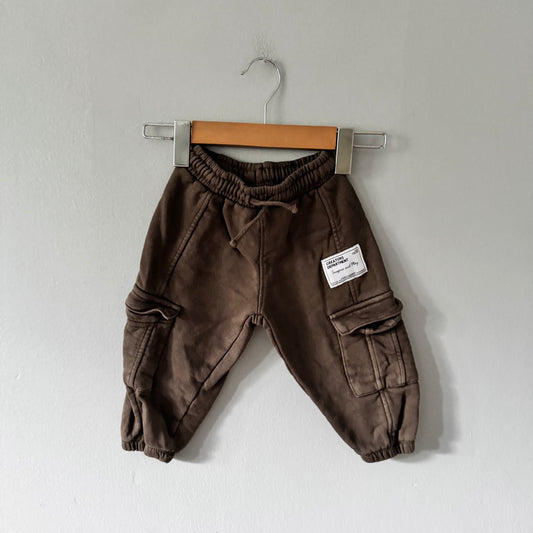Zara / Dark brown sweatpants / 2Y