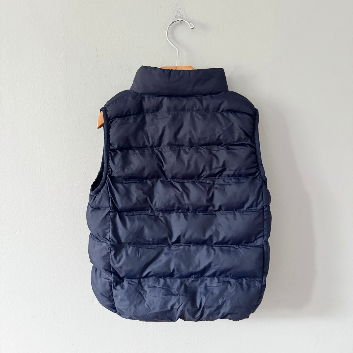 Uniqlo / Navy puffer vest / 3-4Y