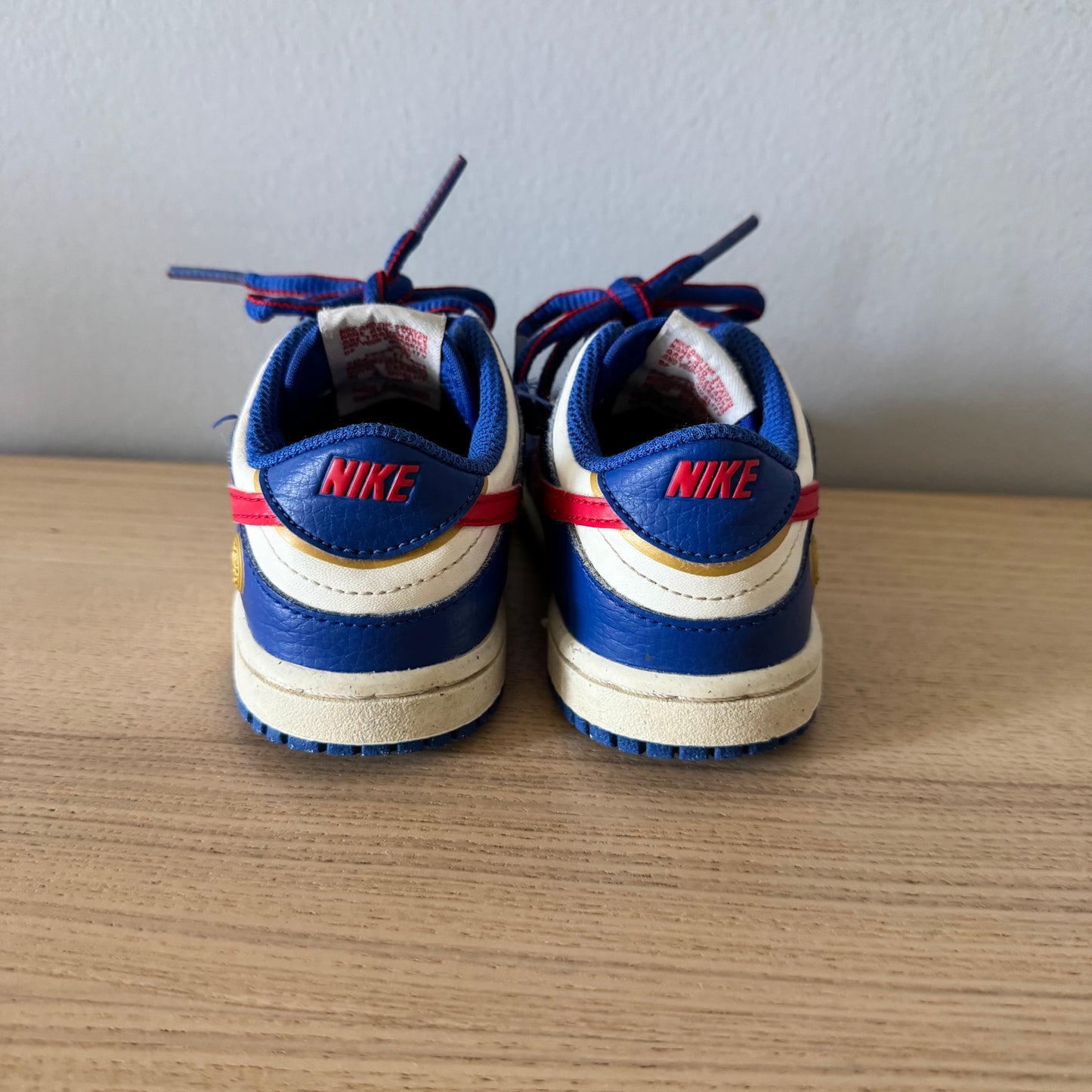 Nike / Sneaker / US8