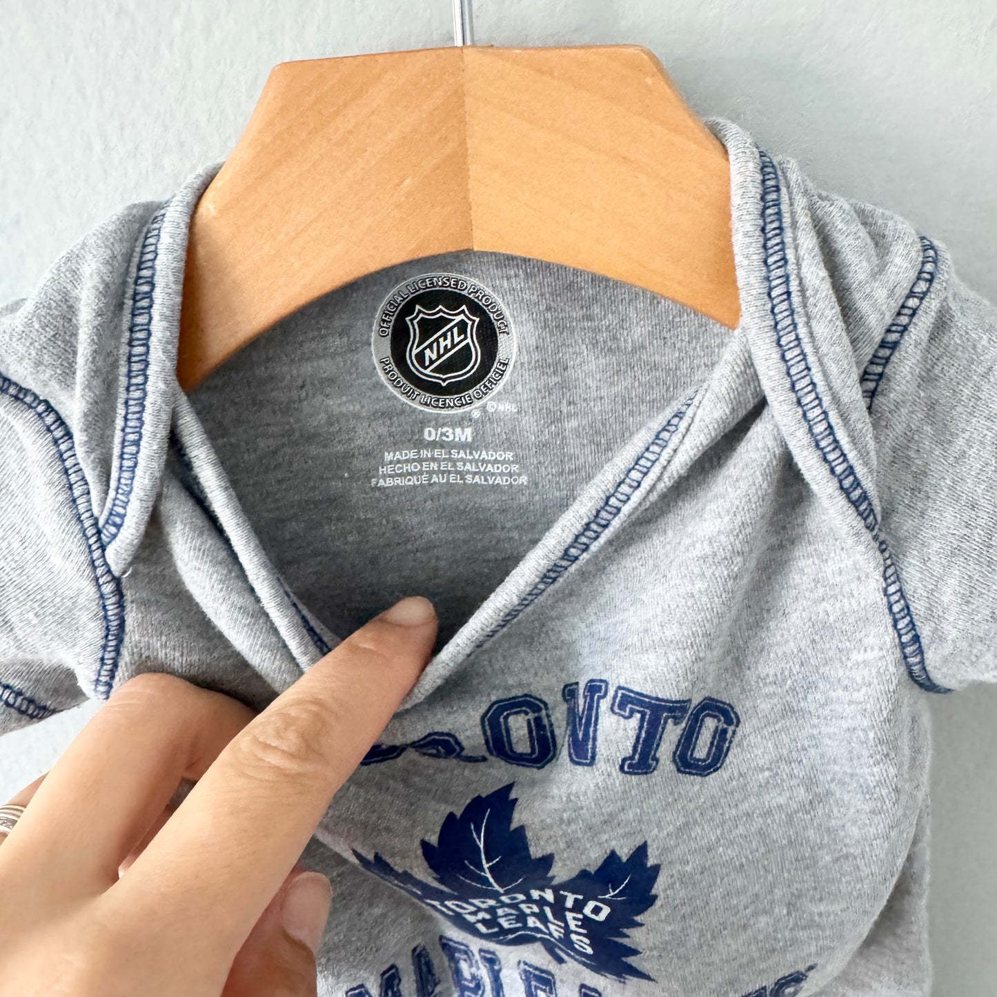 NHL / Toronto Maple Leafs onesie / 0-3M