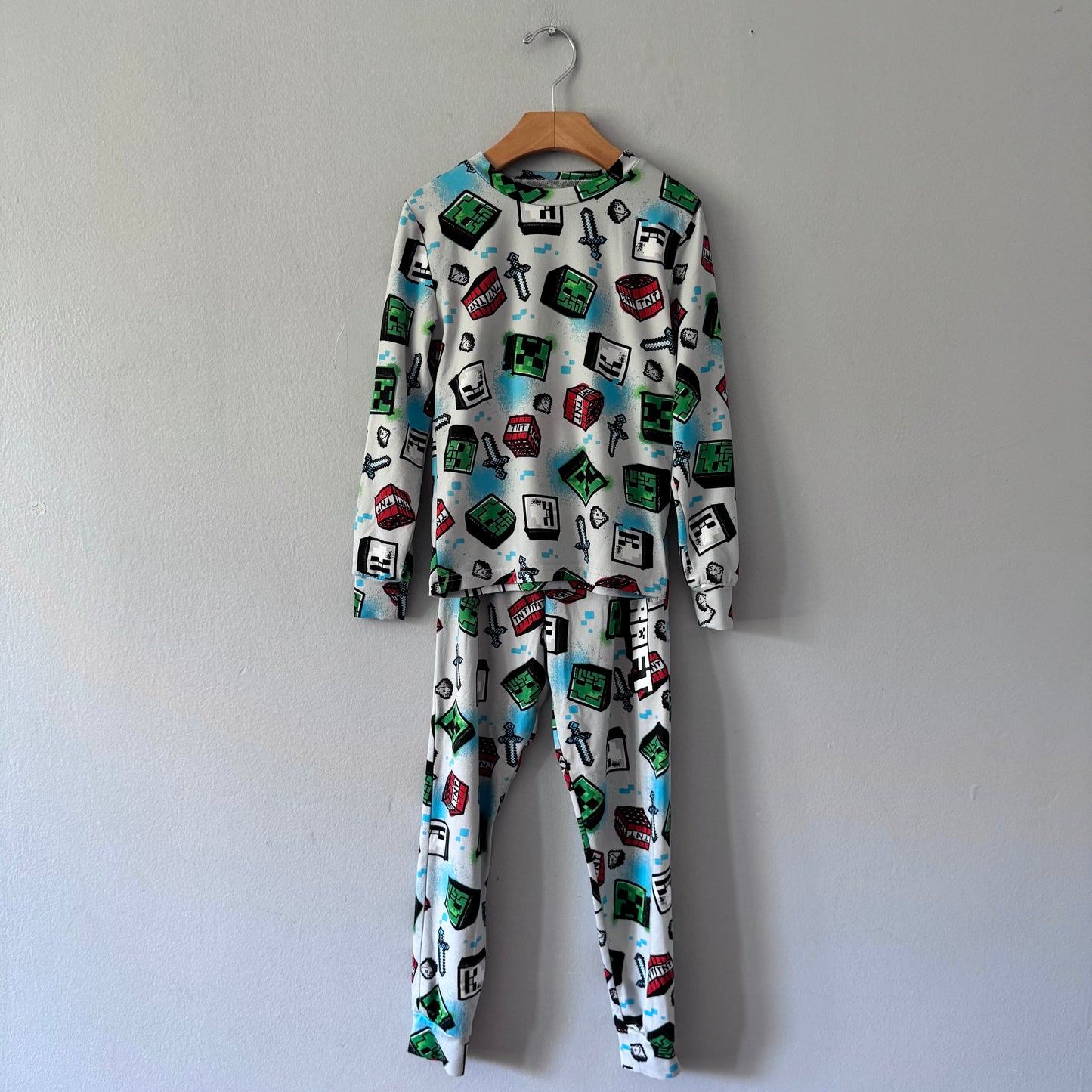 Minecraft / Pajama set / 6Y