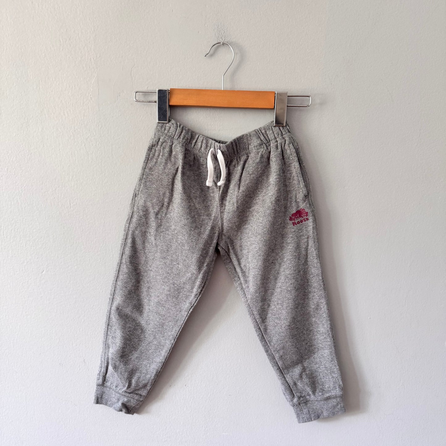 Roots / Grey sweatpants / 5T