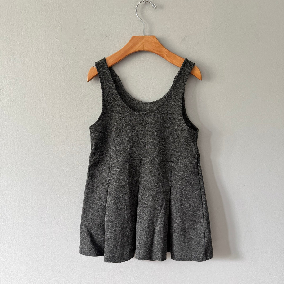 Zara / Charcoal grey jumper skirt / 5Y
