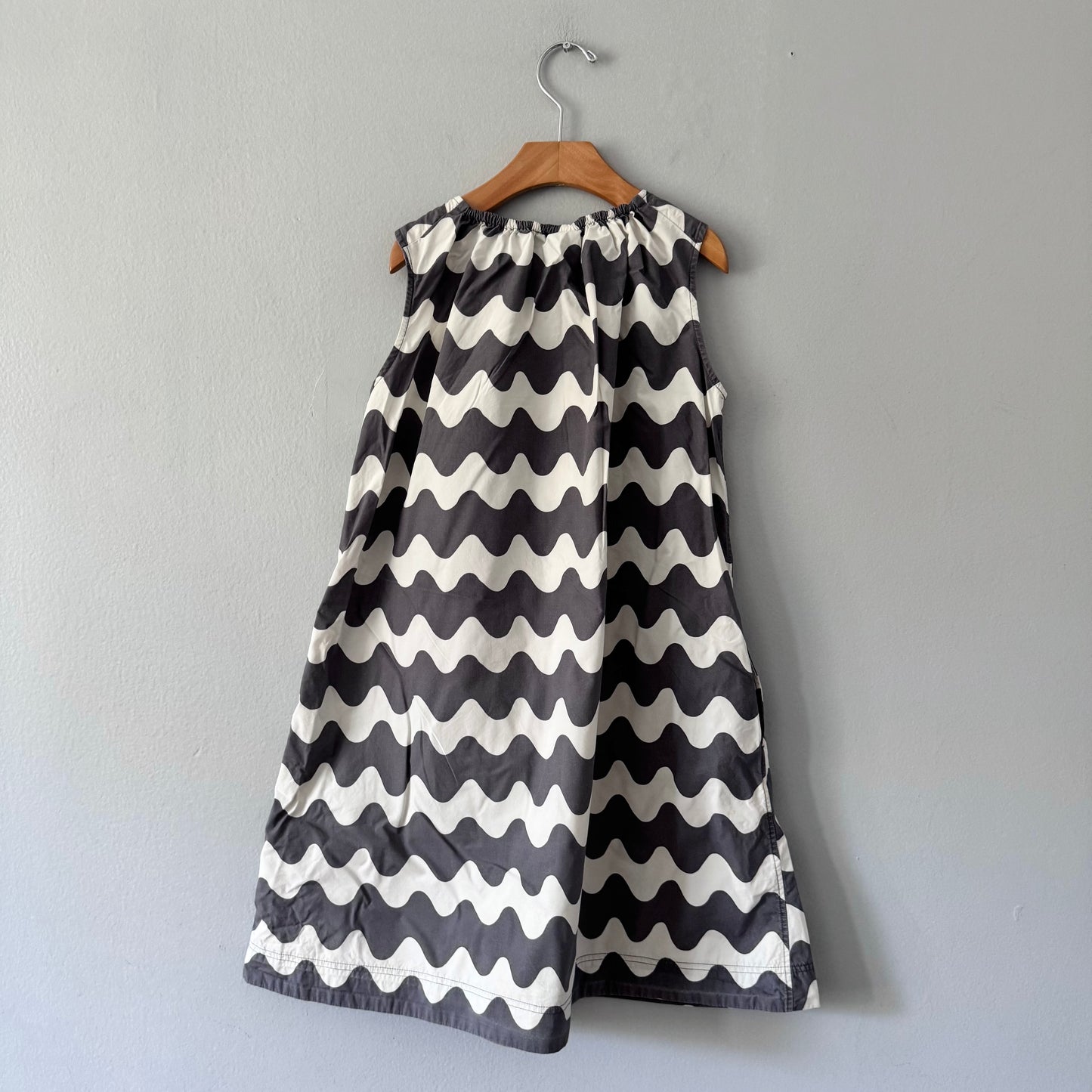 Uniqlo x Marimekko / White grey dress / 7-8Y