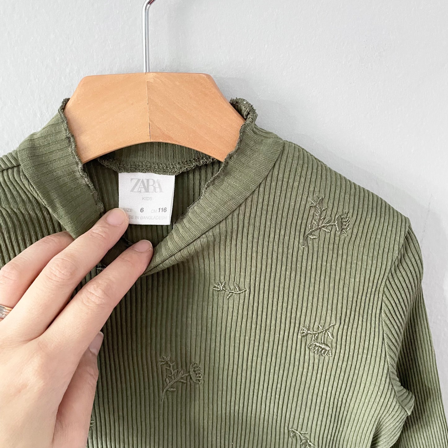 Zara / Khaki ribbed long sleeve top / 6Y