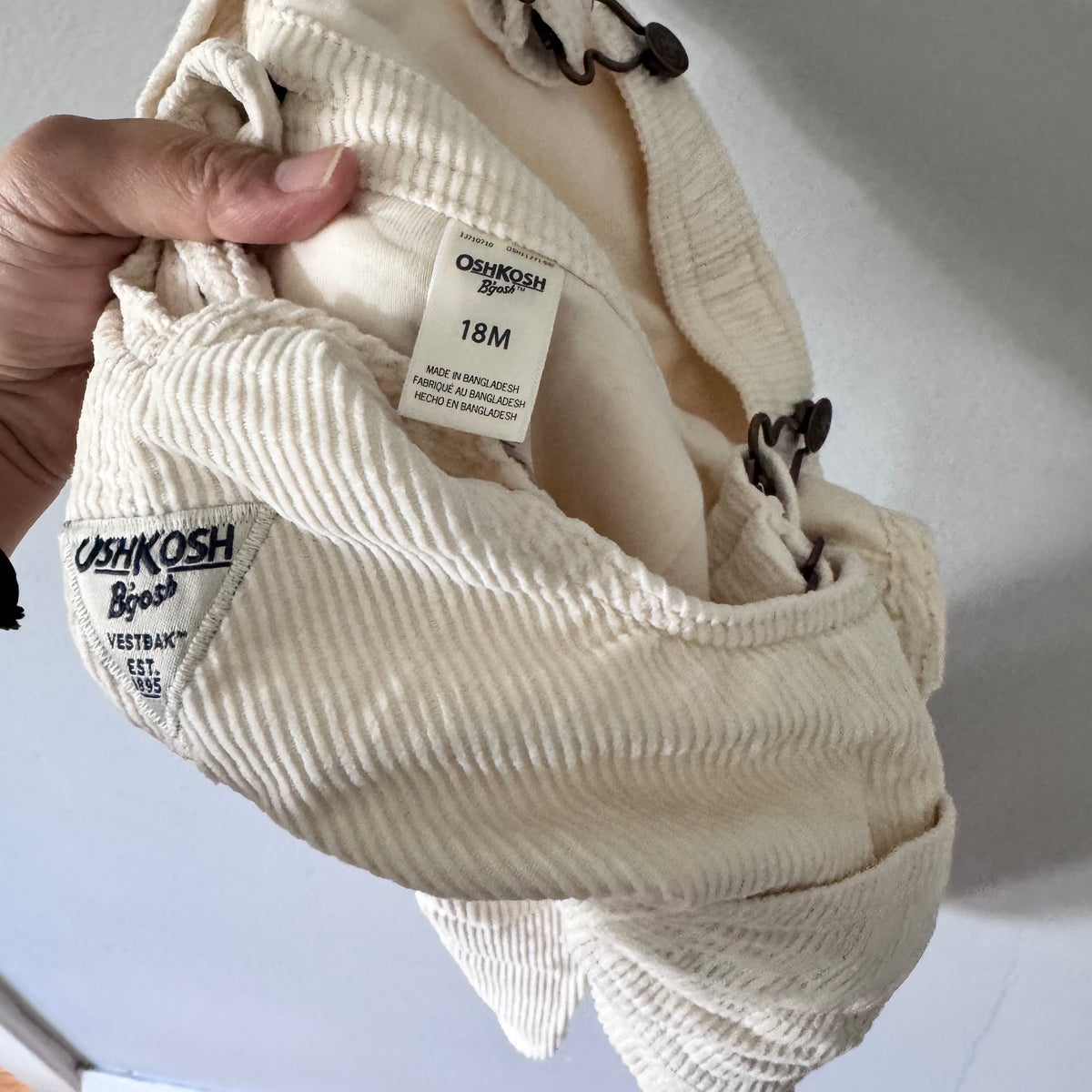 Oshkosh / White corduroy overalls / 18M