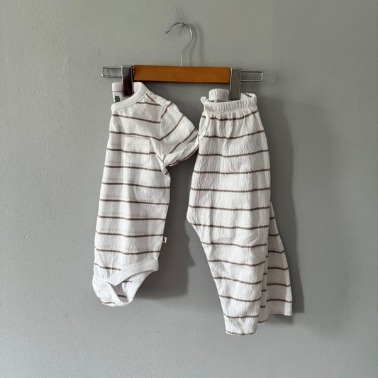 Gap / Ensemble grenouillère et pantalon à rayures blanches / 18-24M