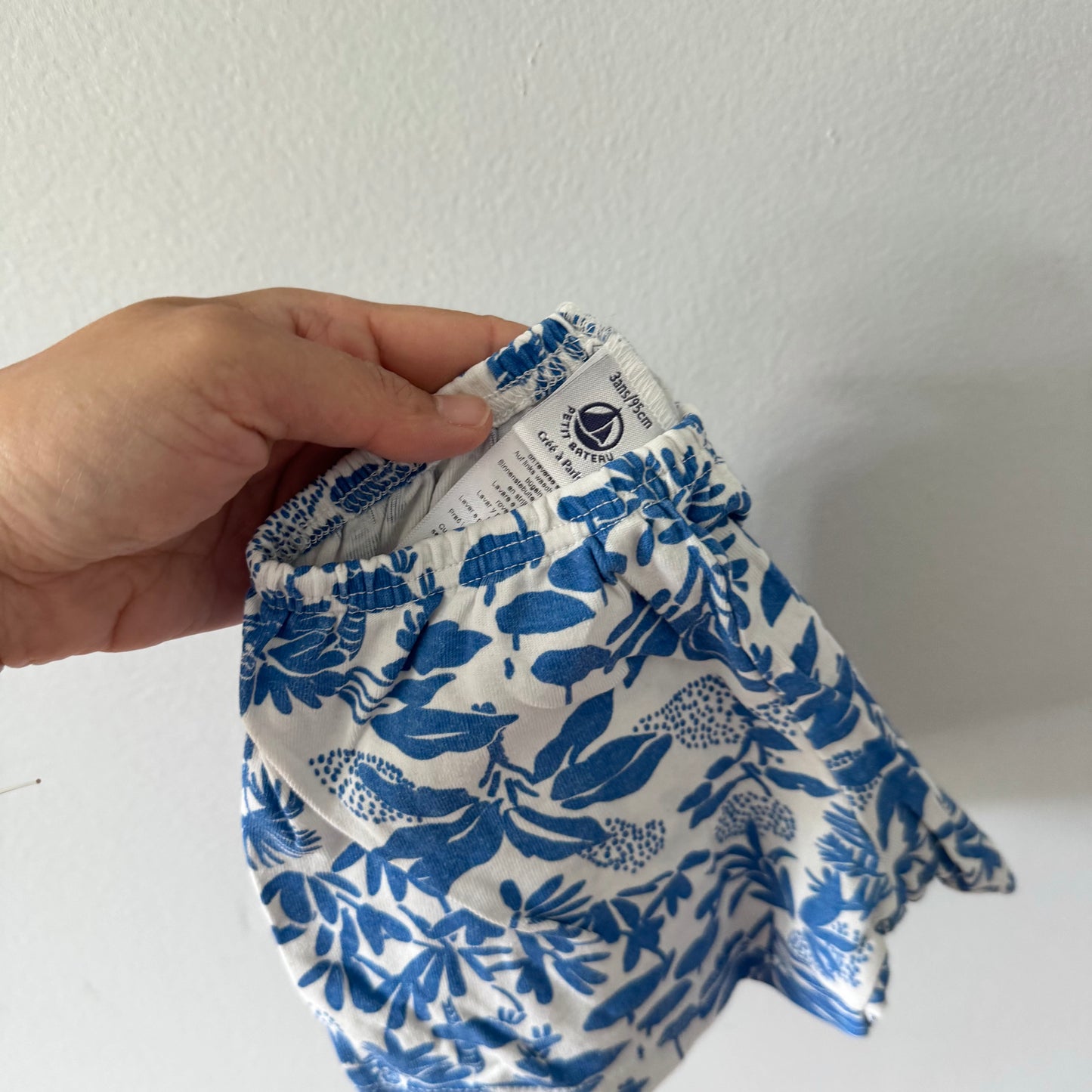 Petit bateau / White x blue shorts set / 3Y