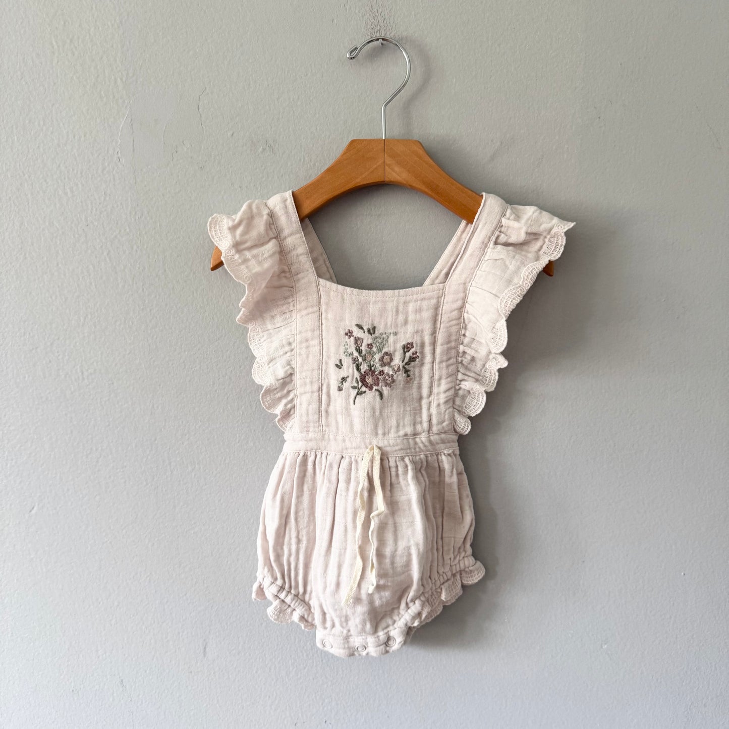 Jamie Kay / White muslin bubble romper / 6-12M