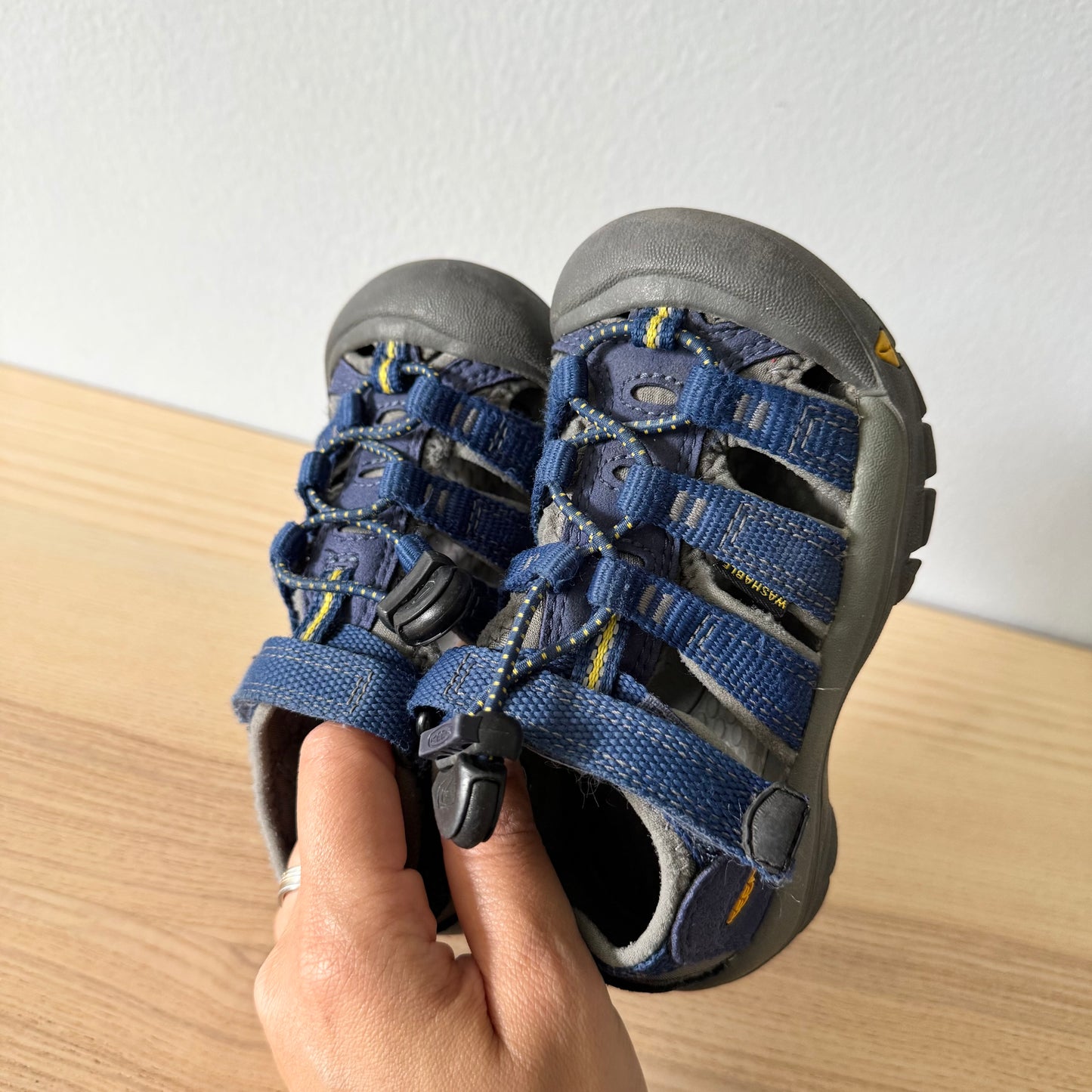 Keen / Sandals / US9