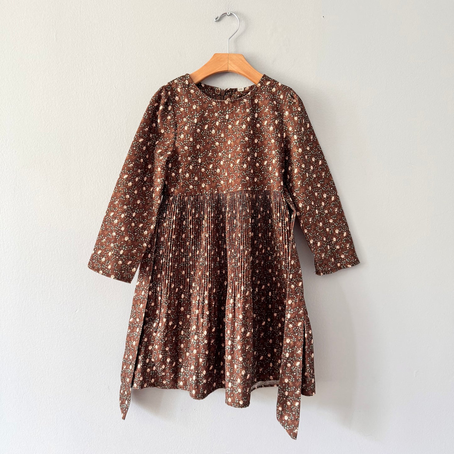 No brand / Brown floral dress / 120(6-7Y)