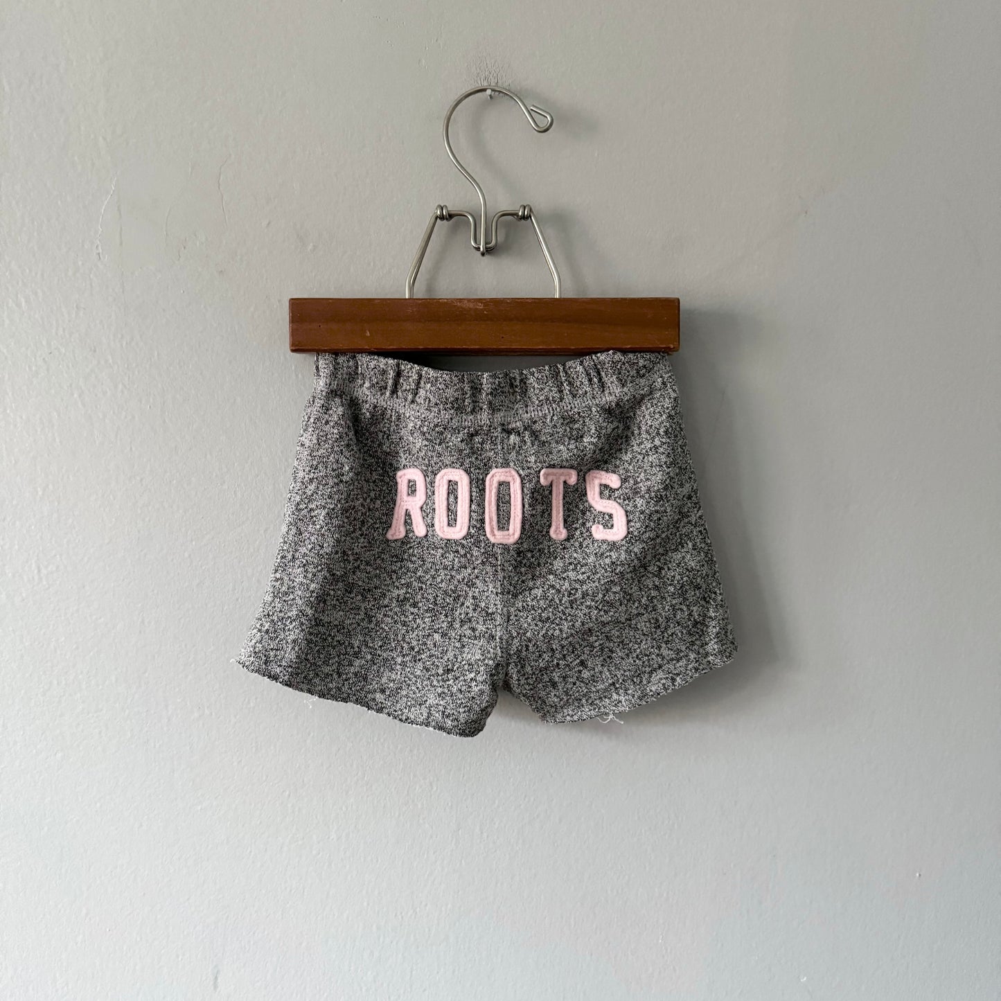 Roots / Salt n pepper shorts / 6-12M