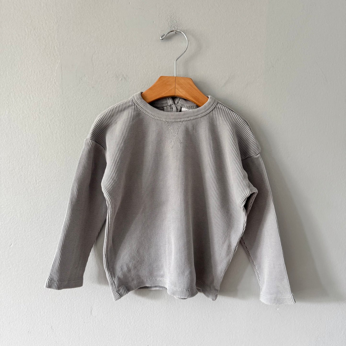 Zara / Light grey waffle long sleeve / 4-5Y