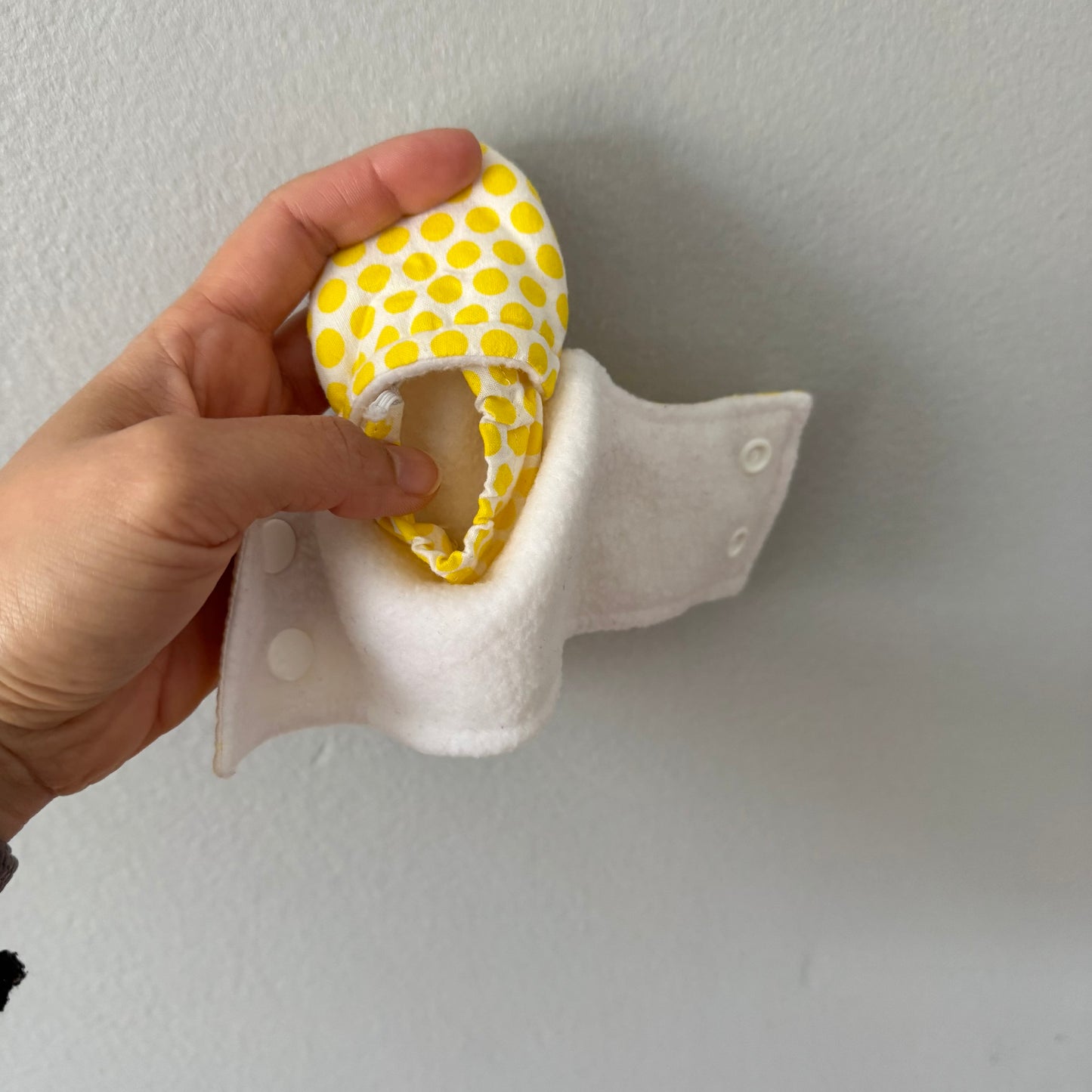 Kozy Kuttings / Yellow baby bootie / 0-6M