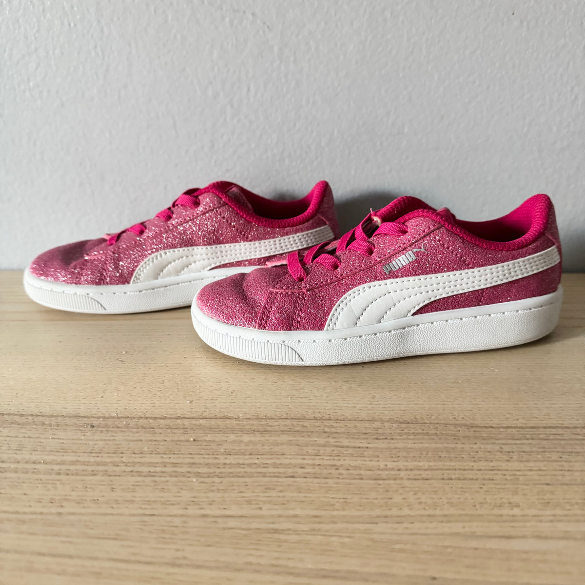 Puma / Pink glitter shoes / US10