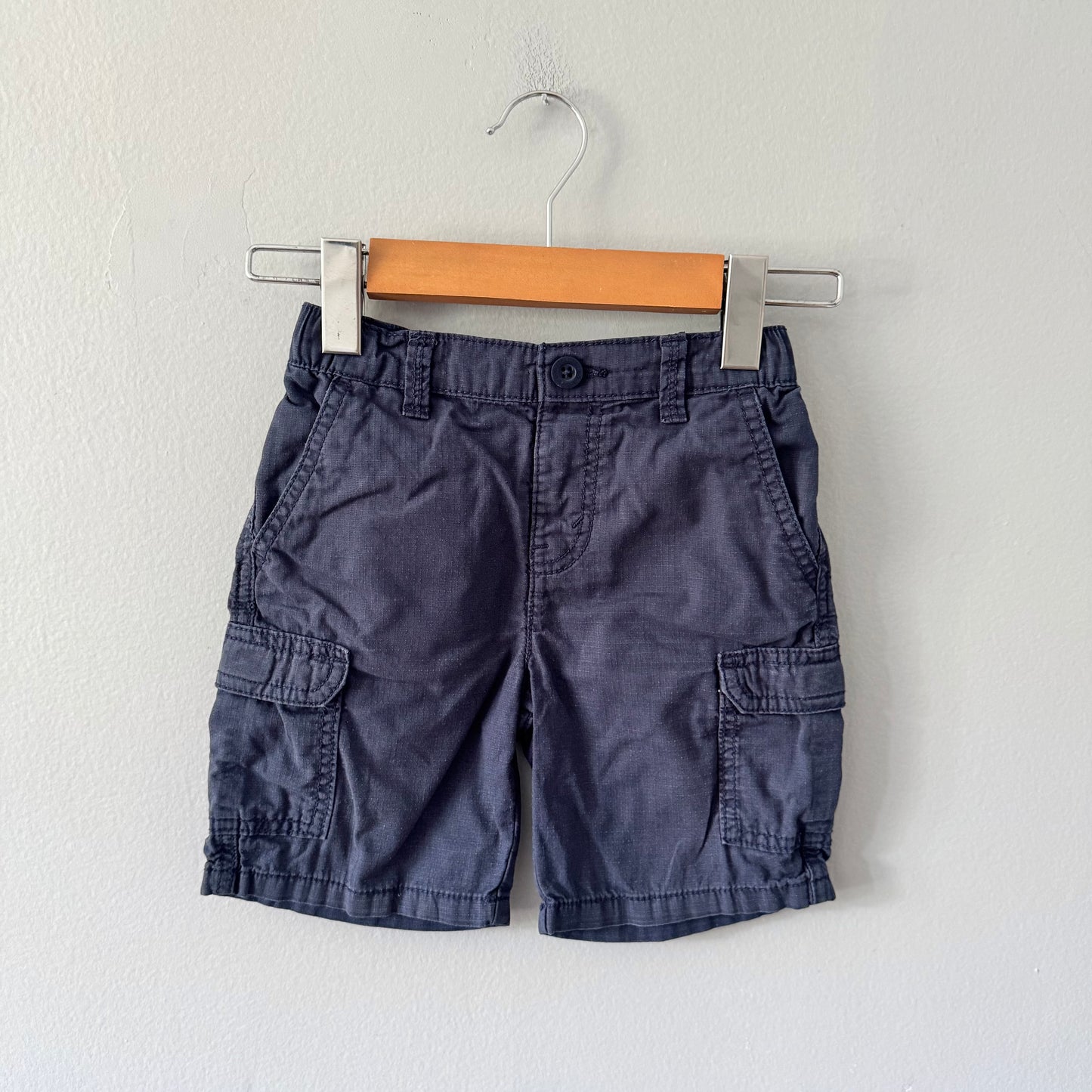 Levi's / Navy chino shorts / 5Y