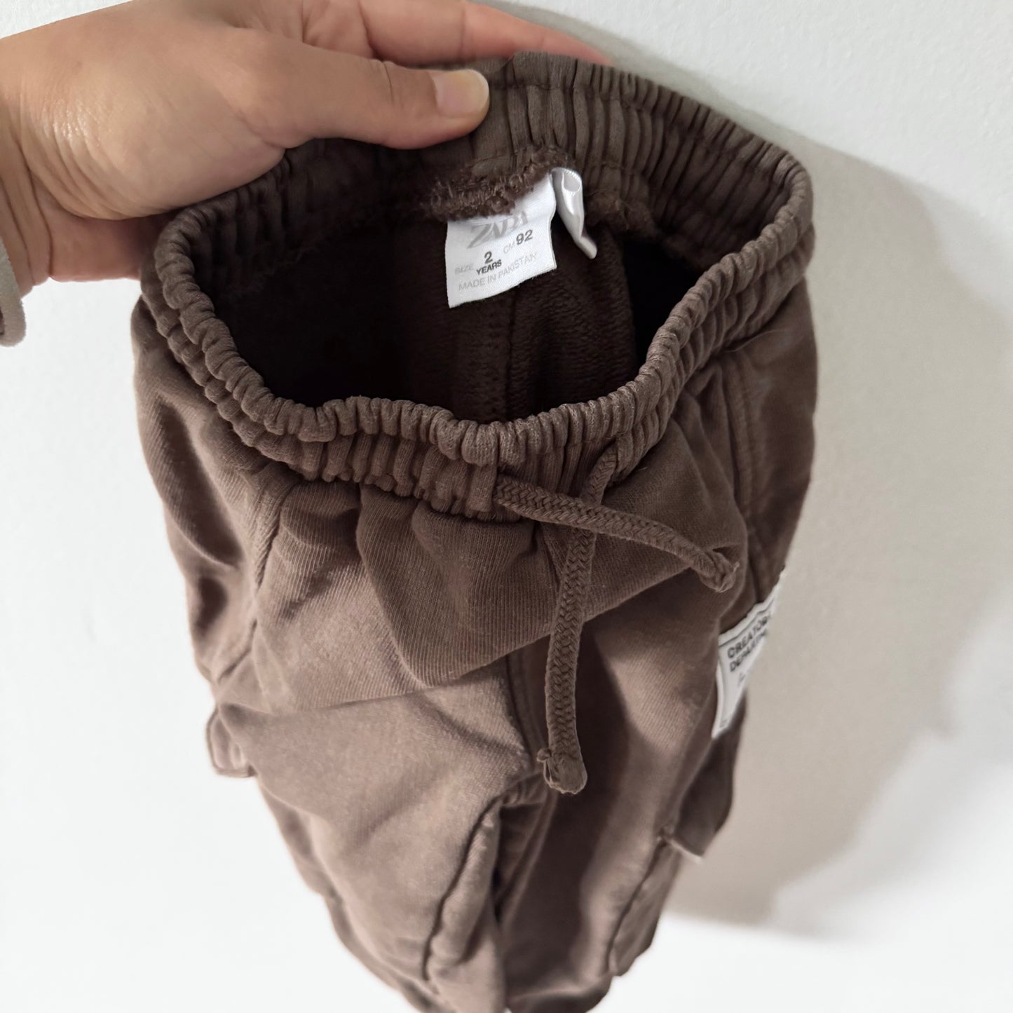 Zara / Dark brown sweatpants / 2Y