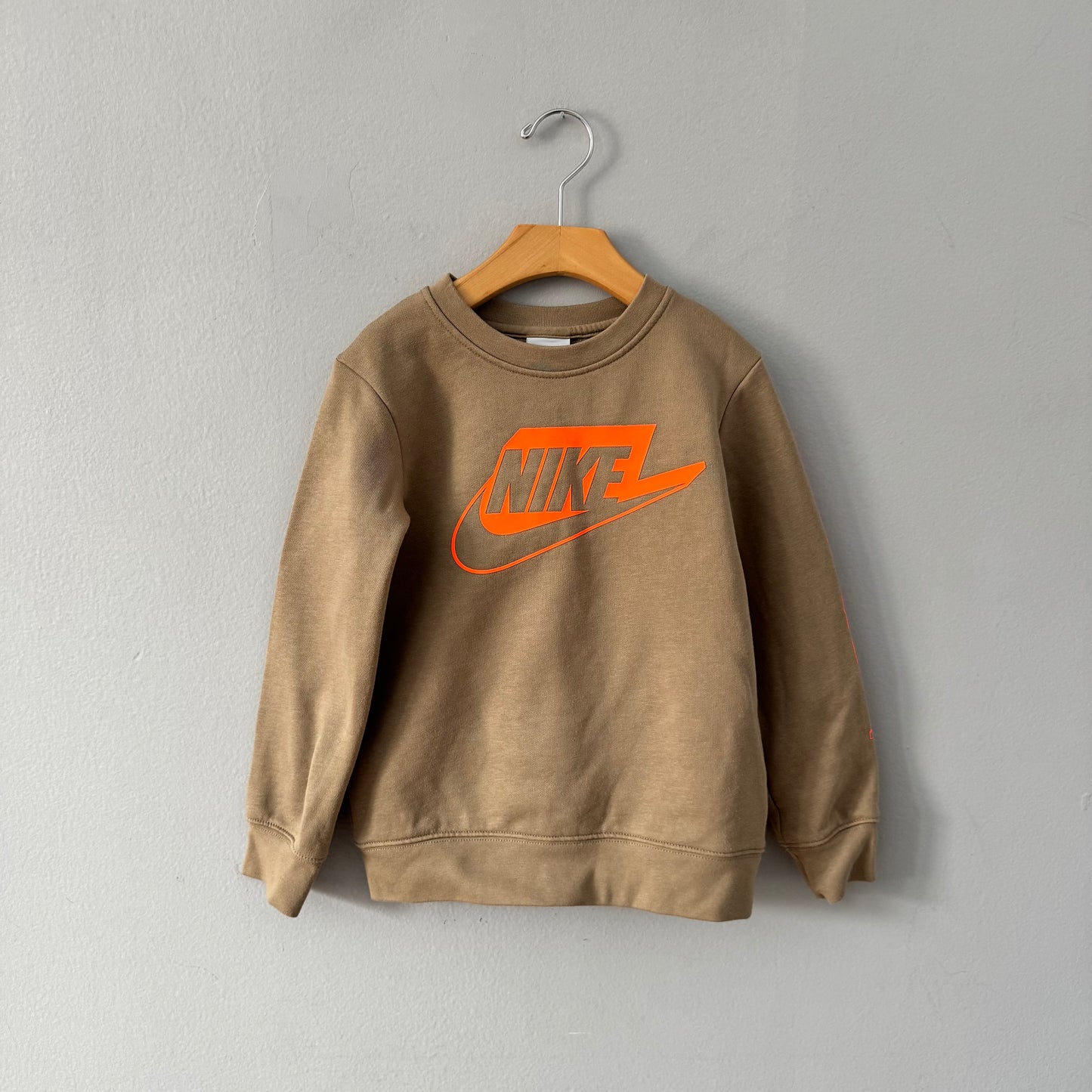Nike / Camel brown x orange sweatshirt / 5-6Y