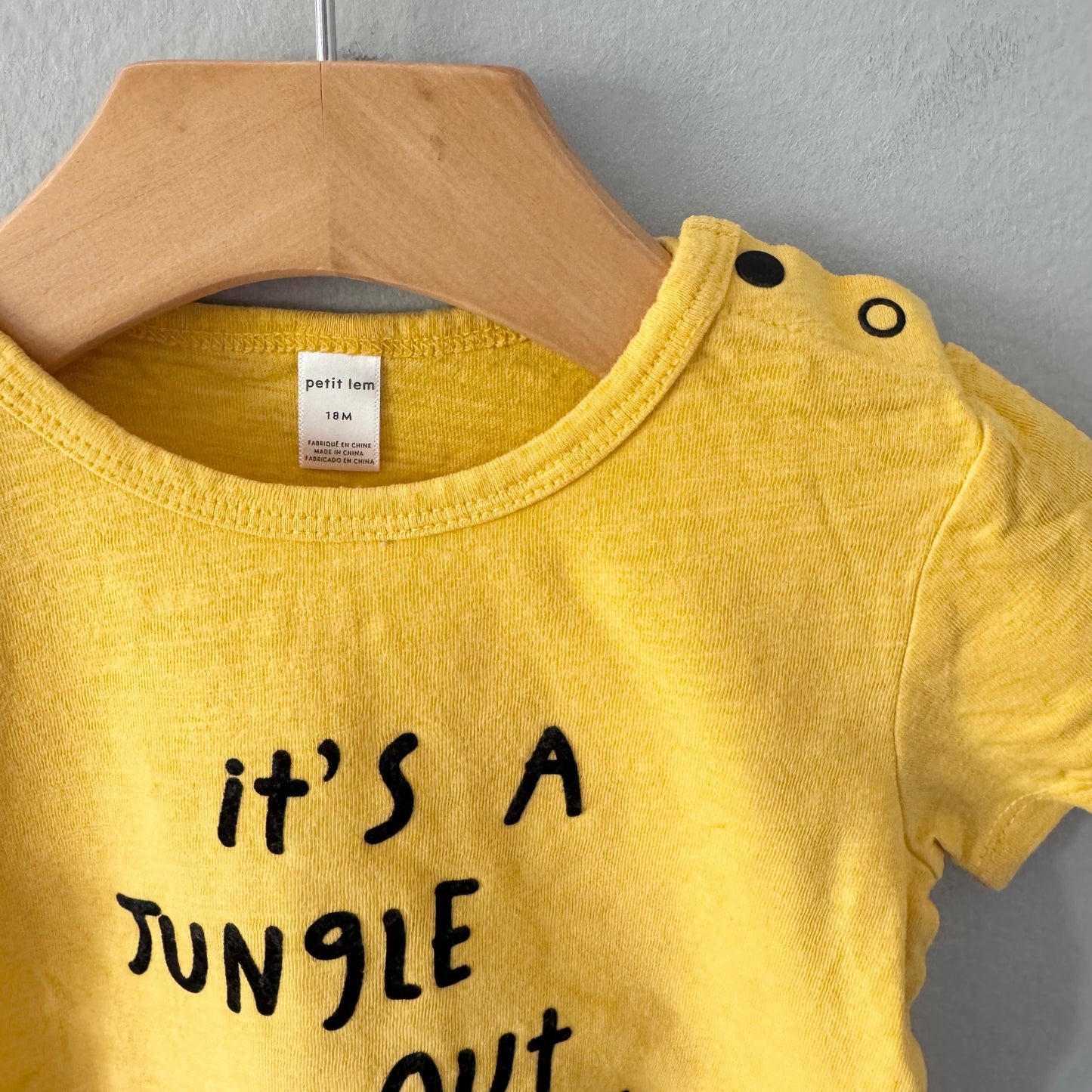 Petit lem / Yellow T-shirt / 18M