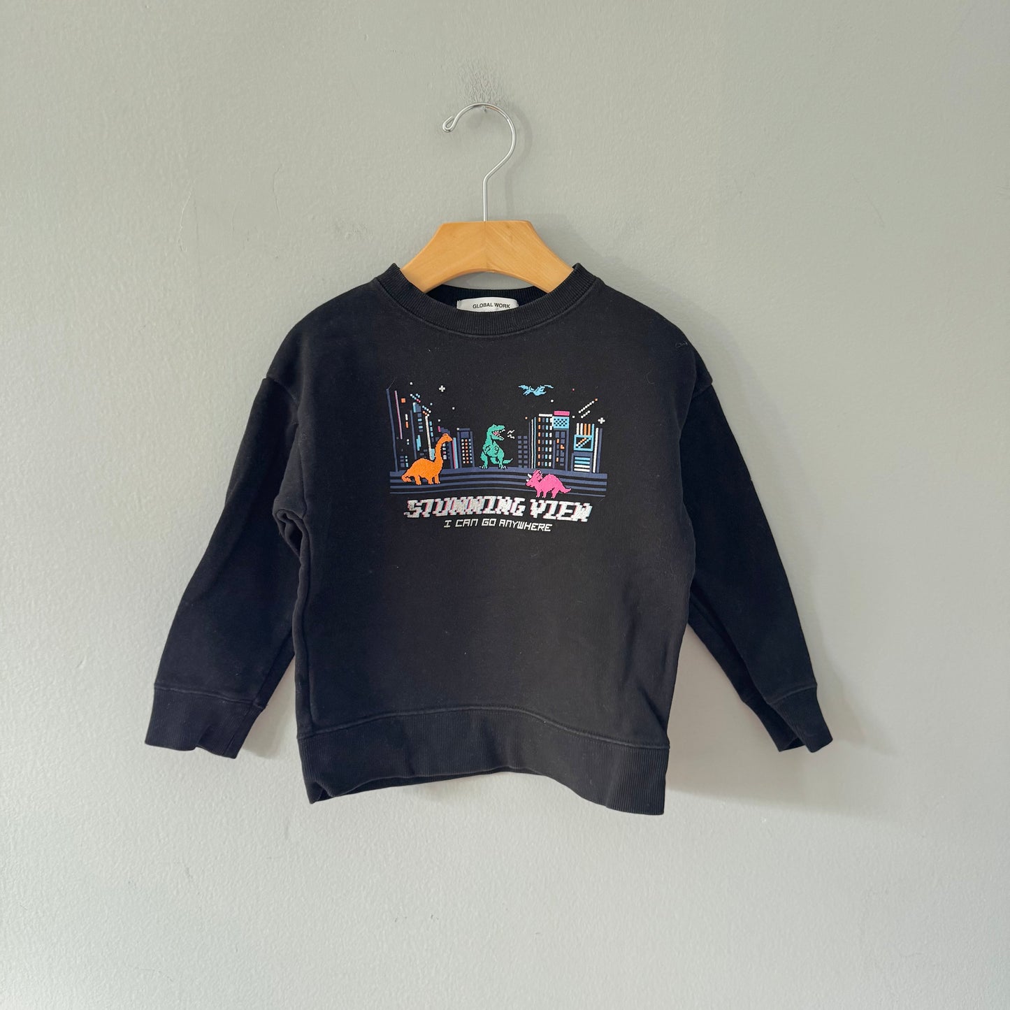 Global Work / Black sweatshirt / 110(4Y)