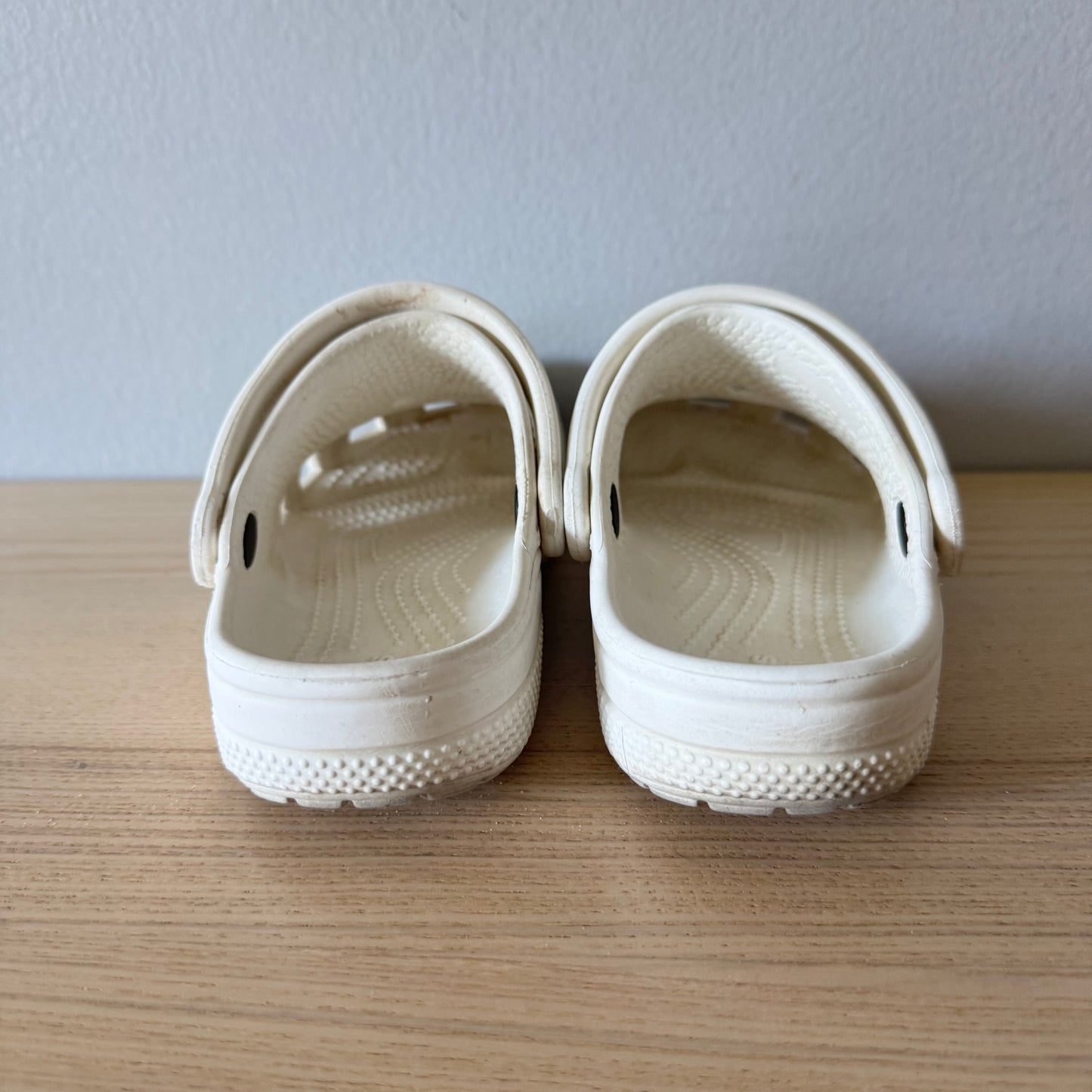 Crocs / Sandals / US12